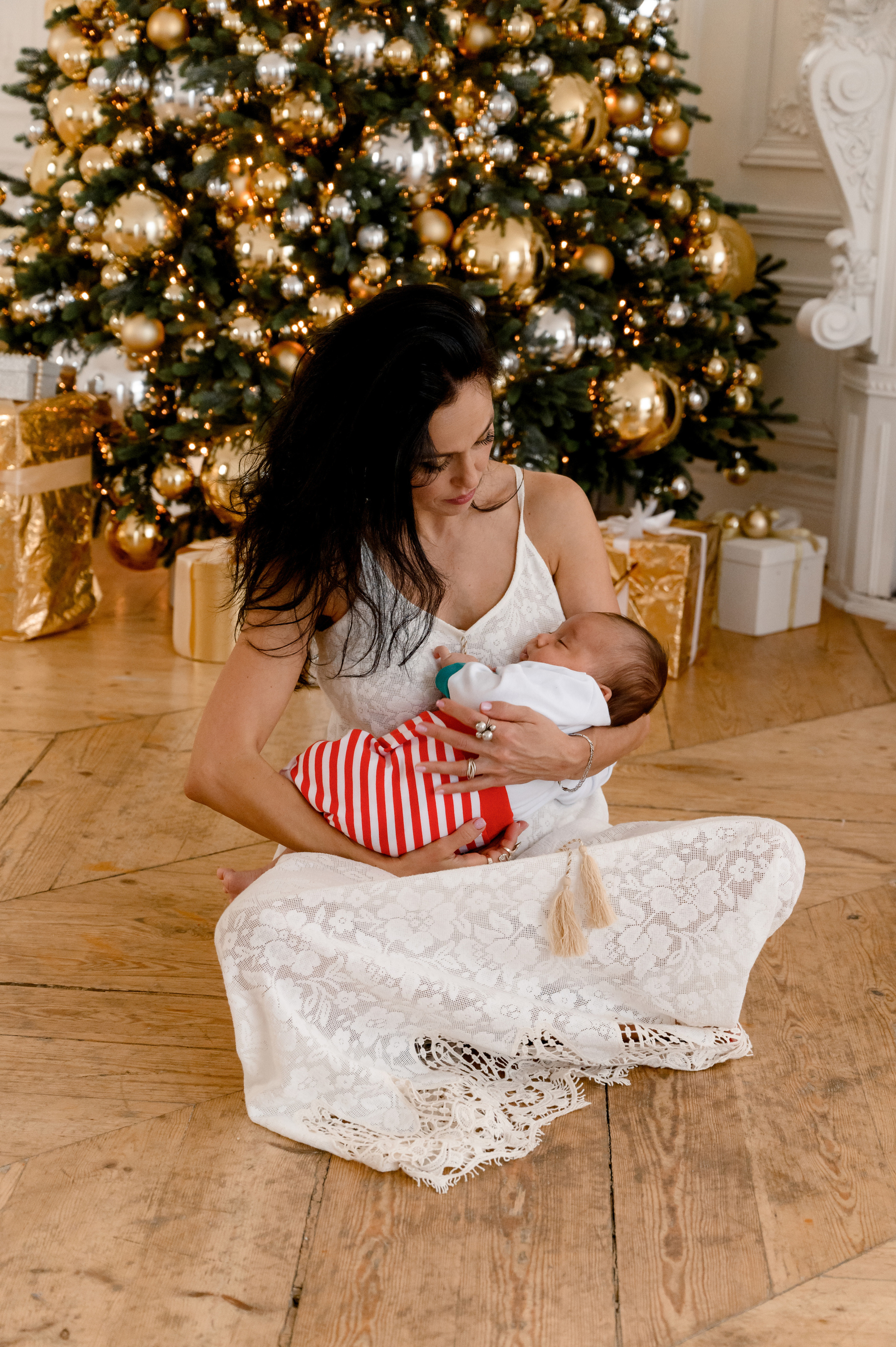 Юля семьей. Профессиональный фотограф беременности в СПБ. Стильные фотосессии беременности в стиле минимализм и классическая фотография