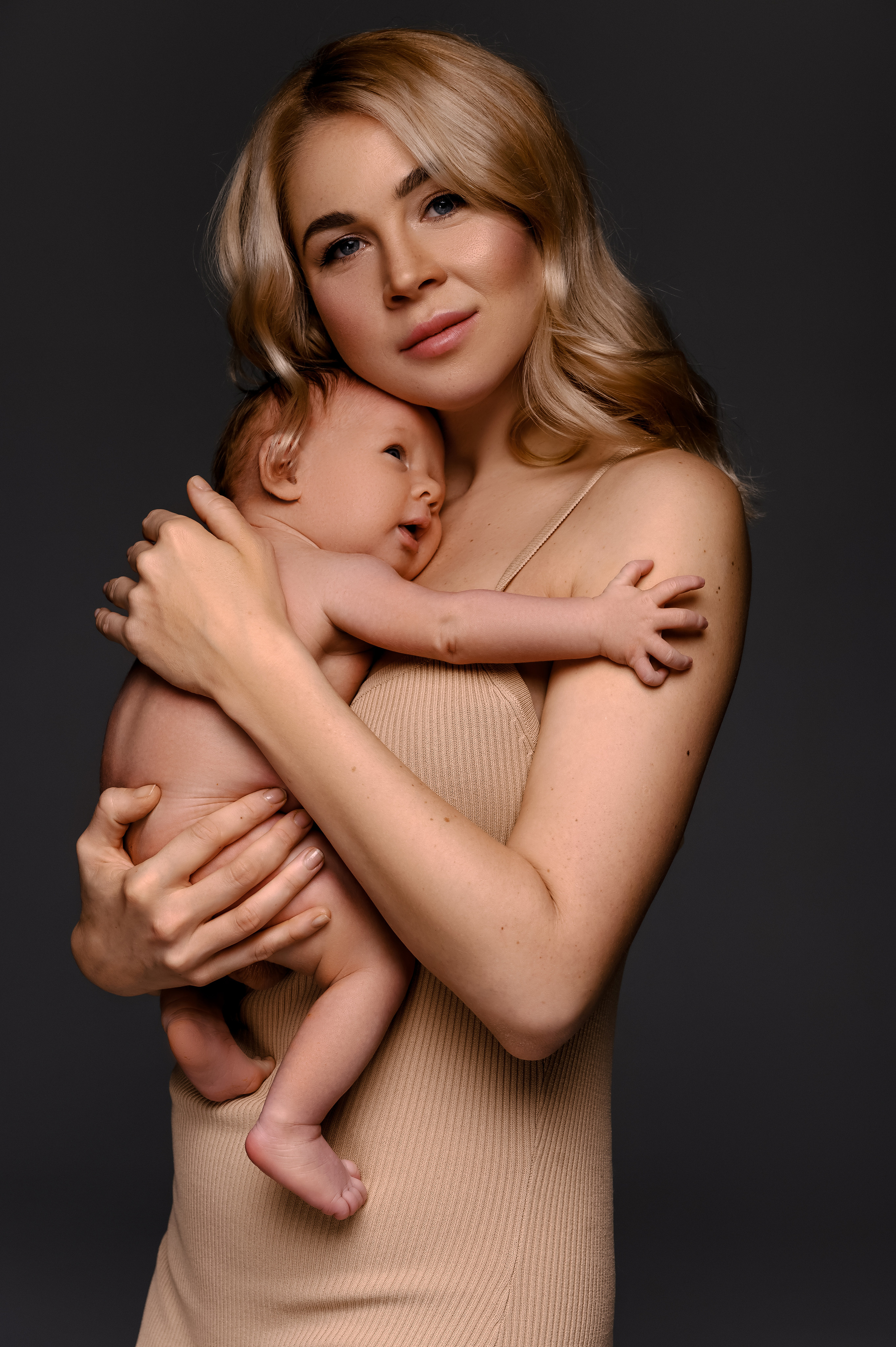 Ирочка. Профессиональный фотограф беременности в СПБ. Стильные фотосессии беременности в стиле минимализм и классическая фотография