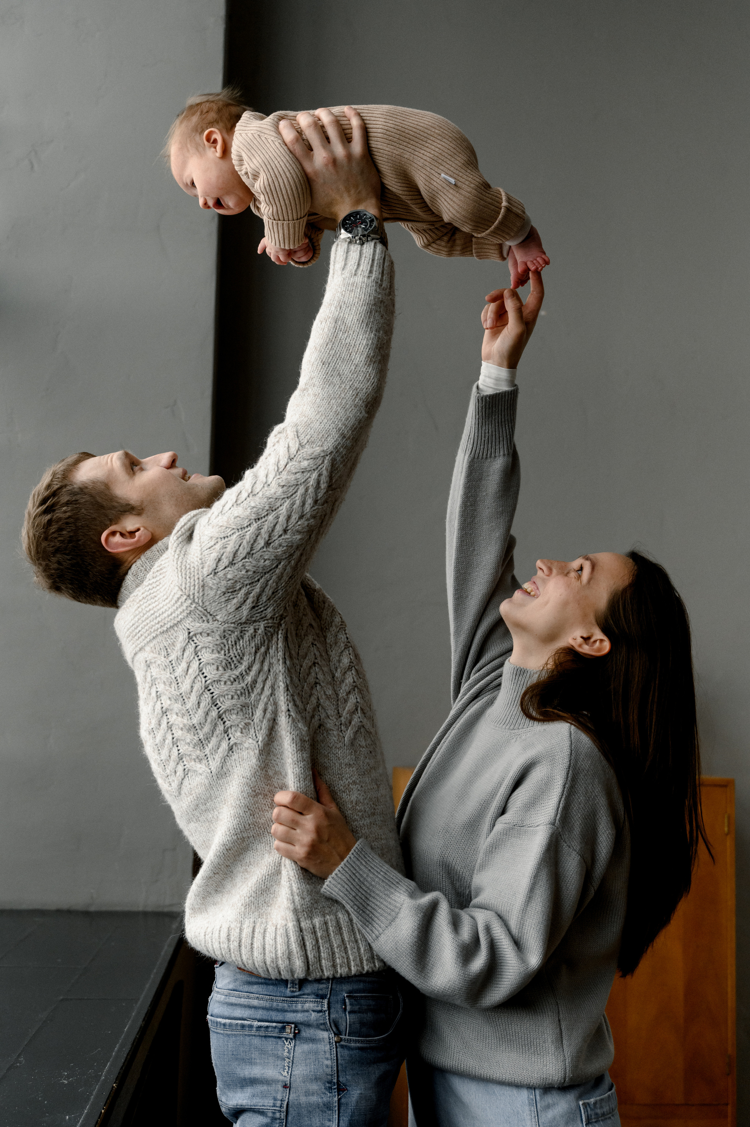 Поля. Профессиональный фотограф беременности в СПБ. Стильные фотосессии беременности в стиле минимализм и классическая фотография