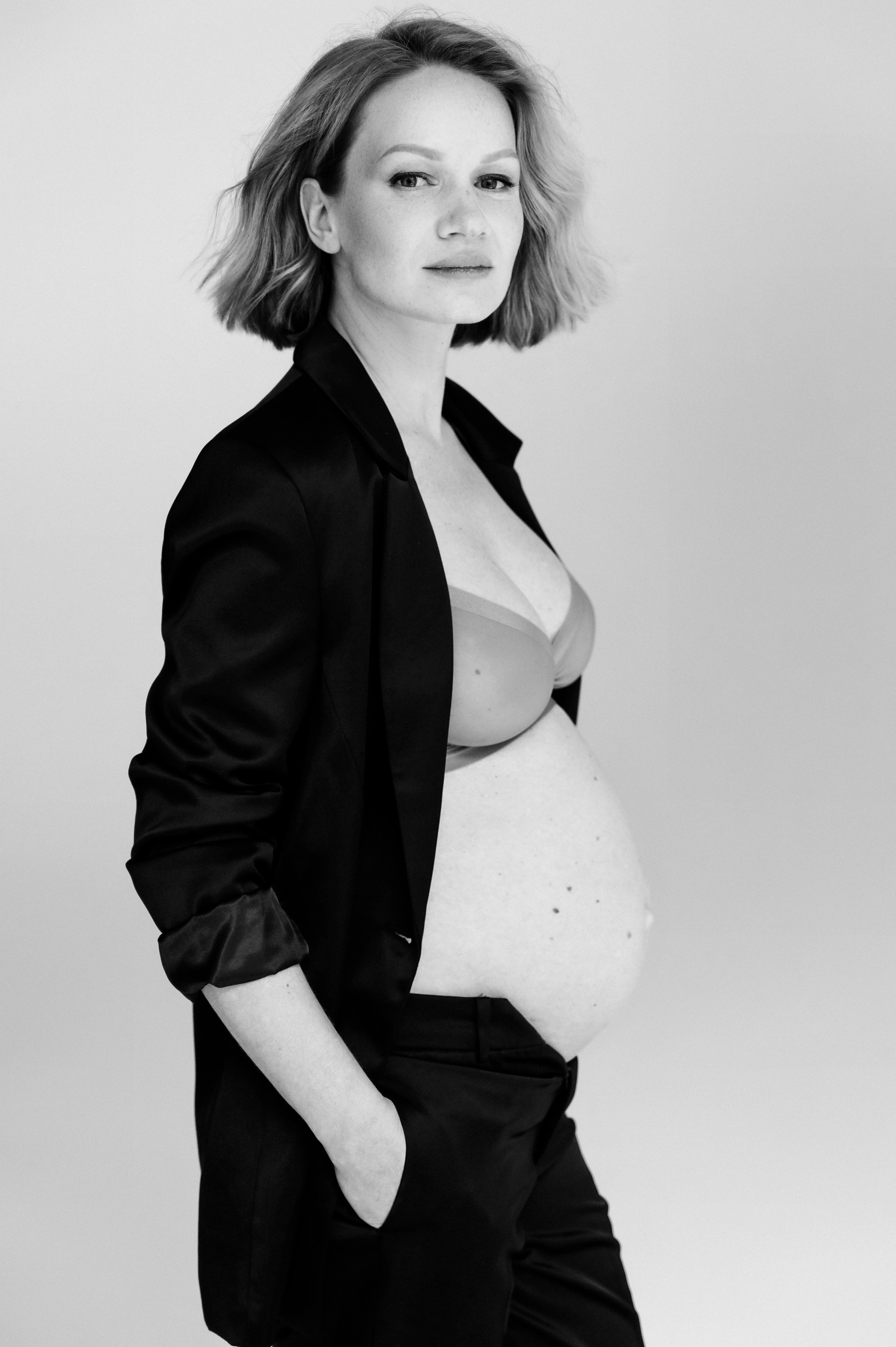 Олеся. Профессиональный фотограф беременности в СПБ. Стильные фотосессии беременности в стиле минимализм и классическая фотография