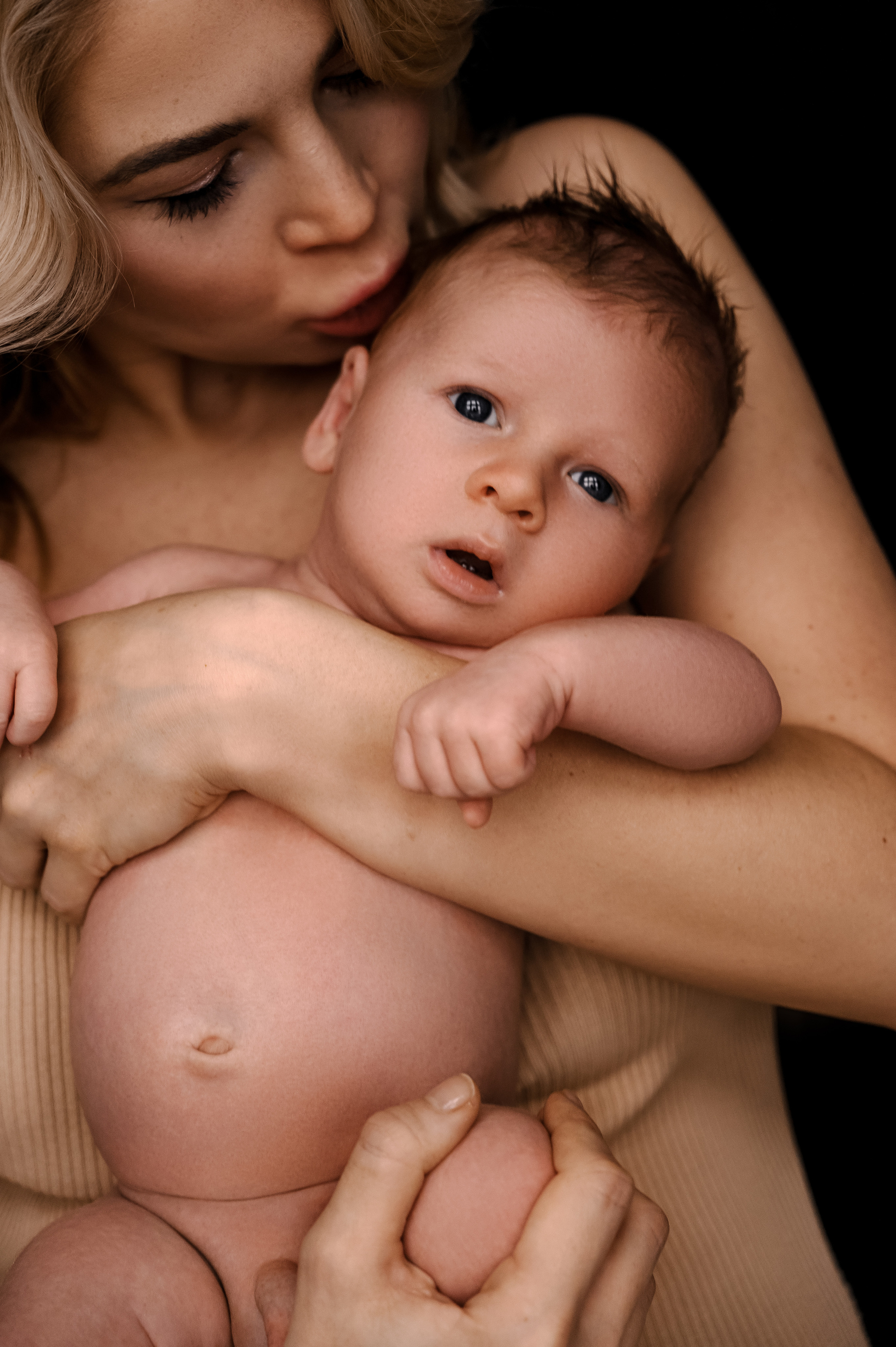 Ирочка. Профессиональный фотограф беременности в СПБ. Стильные фотосессии беременности в стиле минимализм и классическая фотография