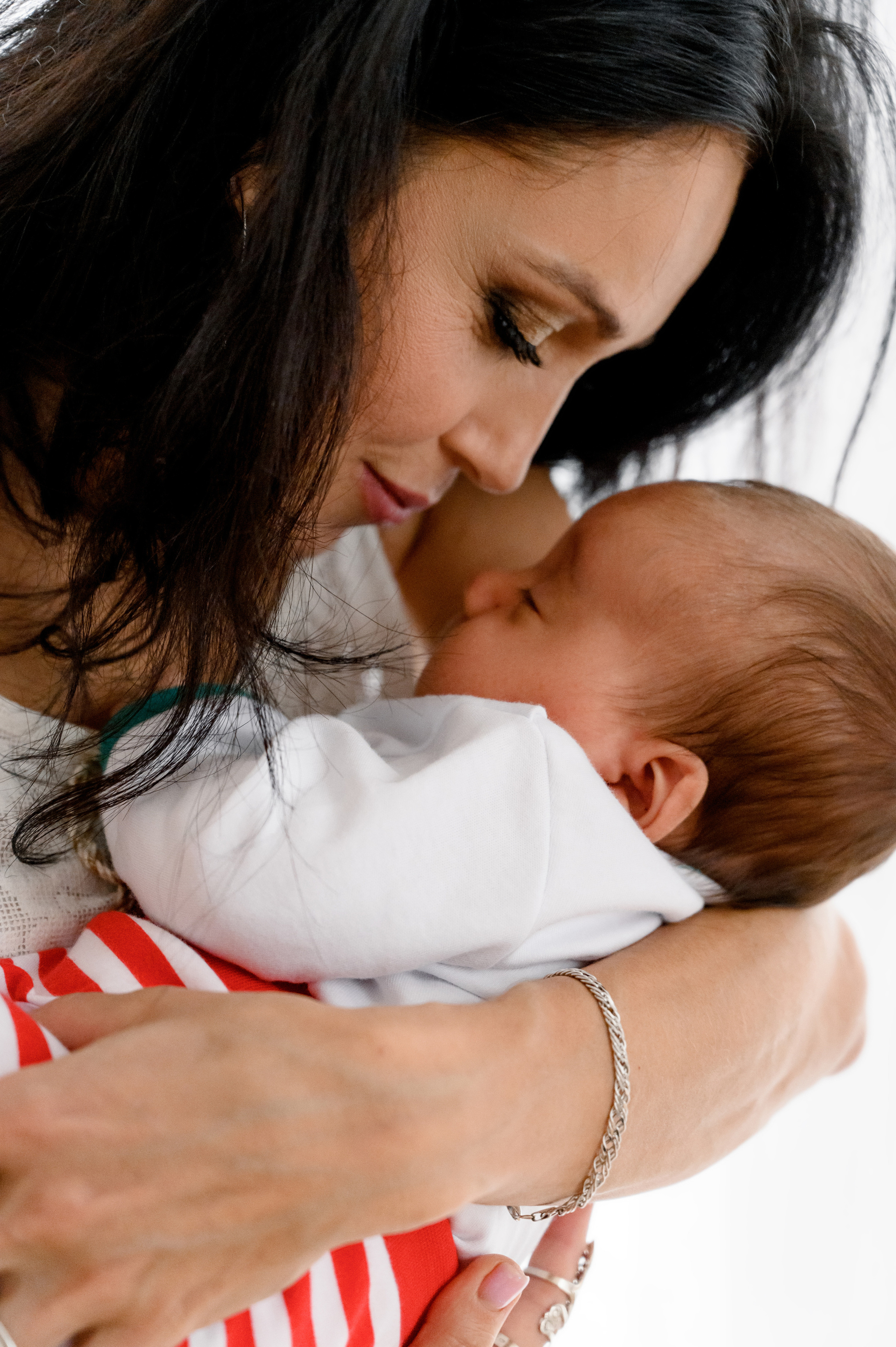 Юля семьей. Профессиональный фотограф беременности в СПБ. Стильные фотосессии беременности в стиле минимализм и классическая фотография