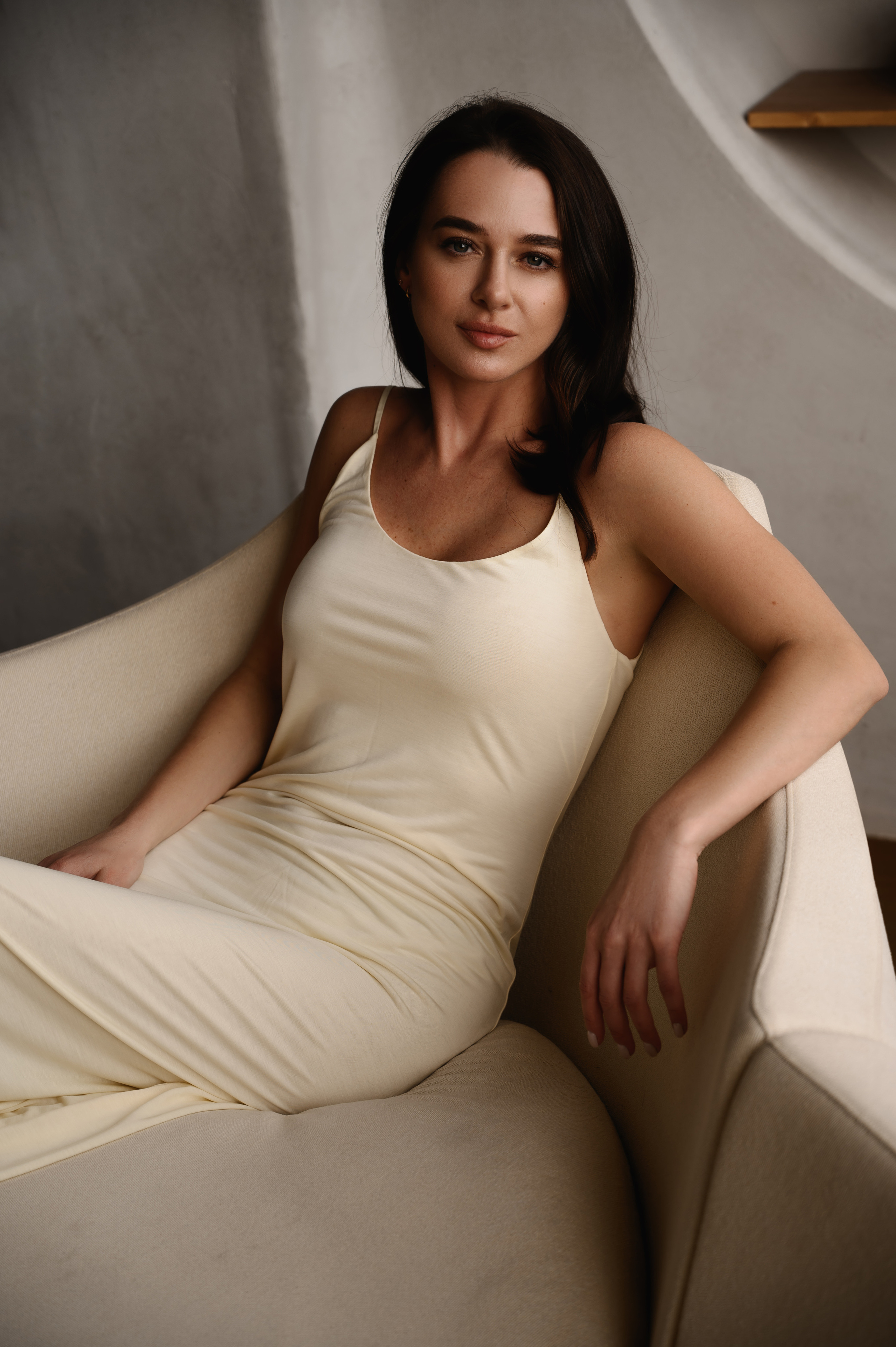 Юлия. Профессиональный фотограф беременности в СПБ. Стильные фотосессии беременности в стиле минимализм и классическая фотография