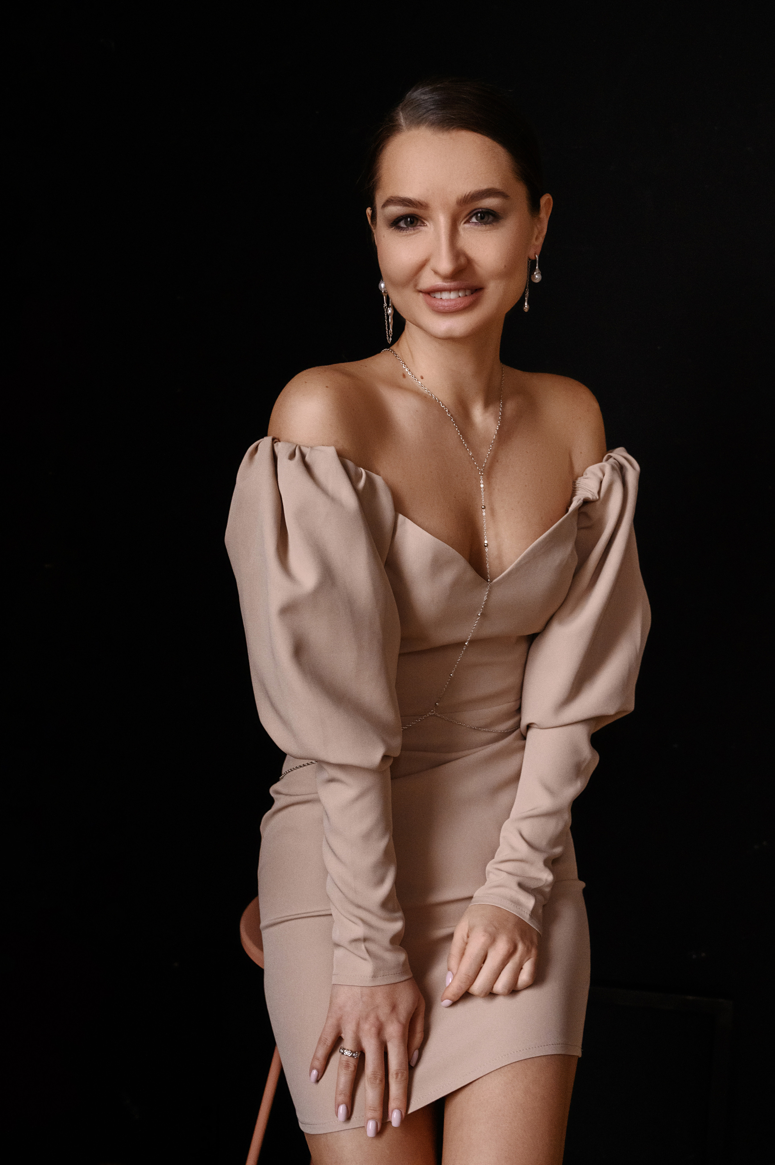 Семейная фотосъемка. Профессиональный фотограф беременности в СПБ. Стильные фотосессии беременности в стиле минимализм и классическая фотография