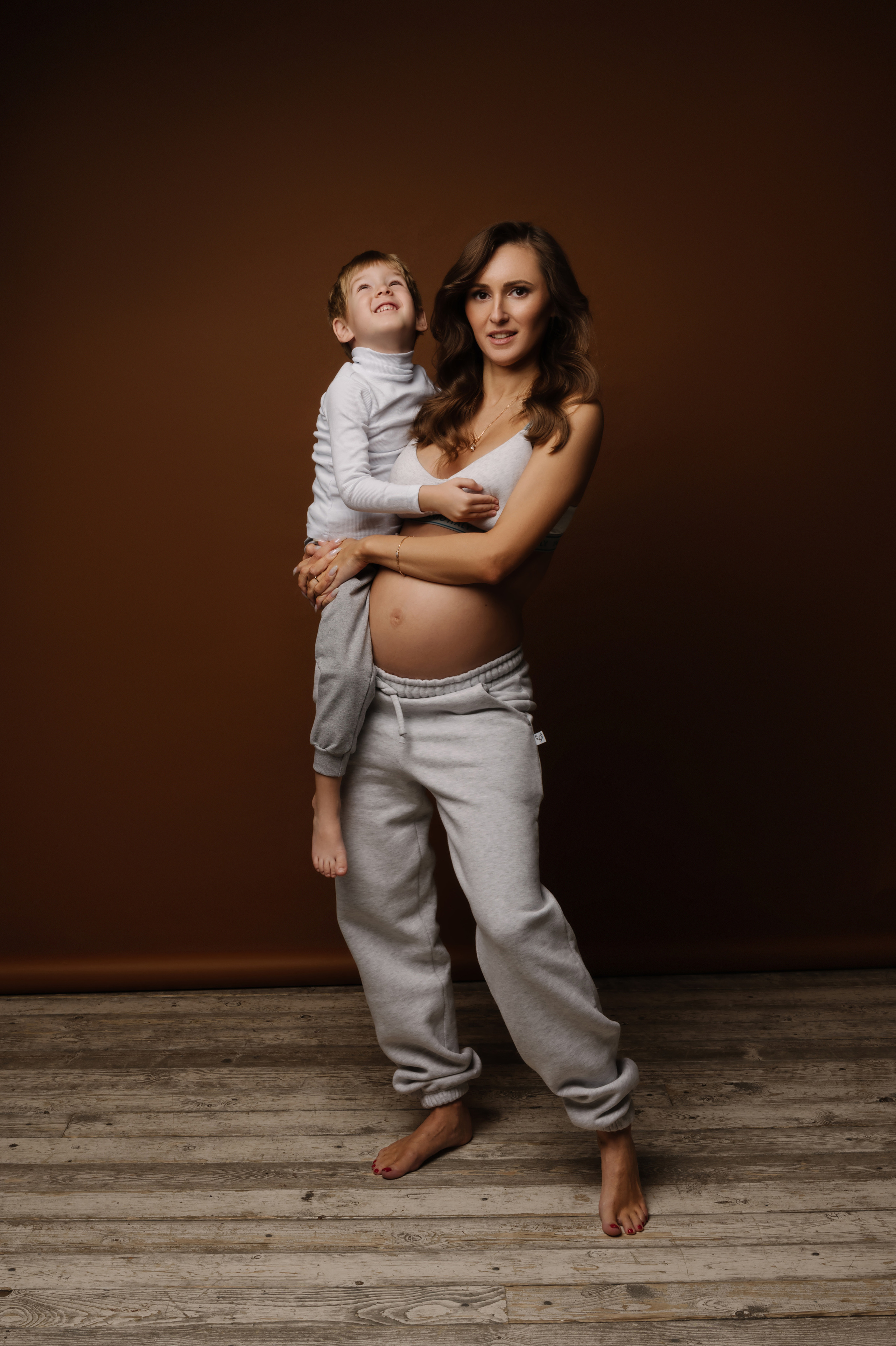 Галина. Профессиональный фотограф беременности в СПБ. Стильные фотосессии беременности в стиле минимализм и классическая фотография