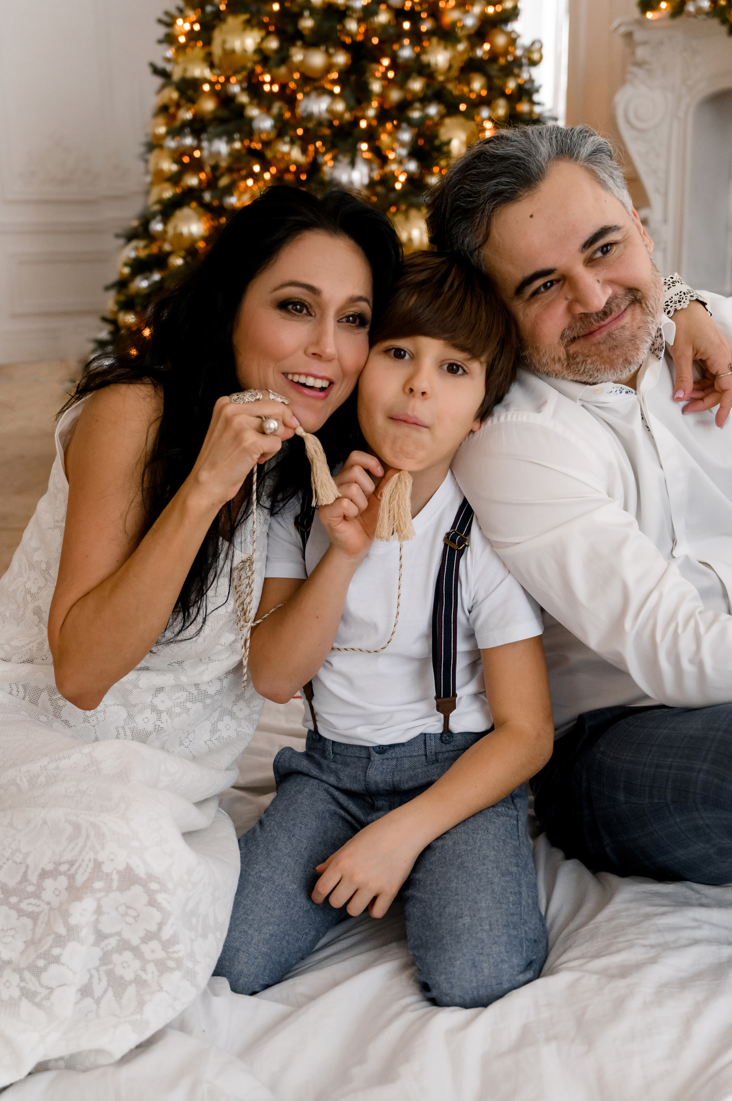 Юля семьей. Профессиональный фотограф беременности в СПБ. Стильные фотосессии беременности в стиле минимализм и классическая фотография