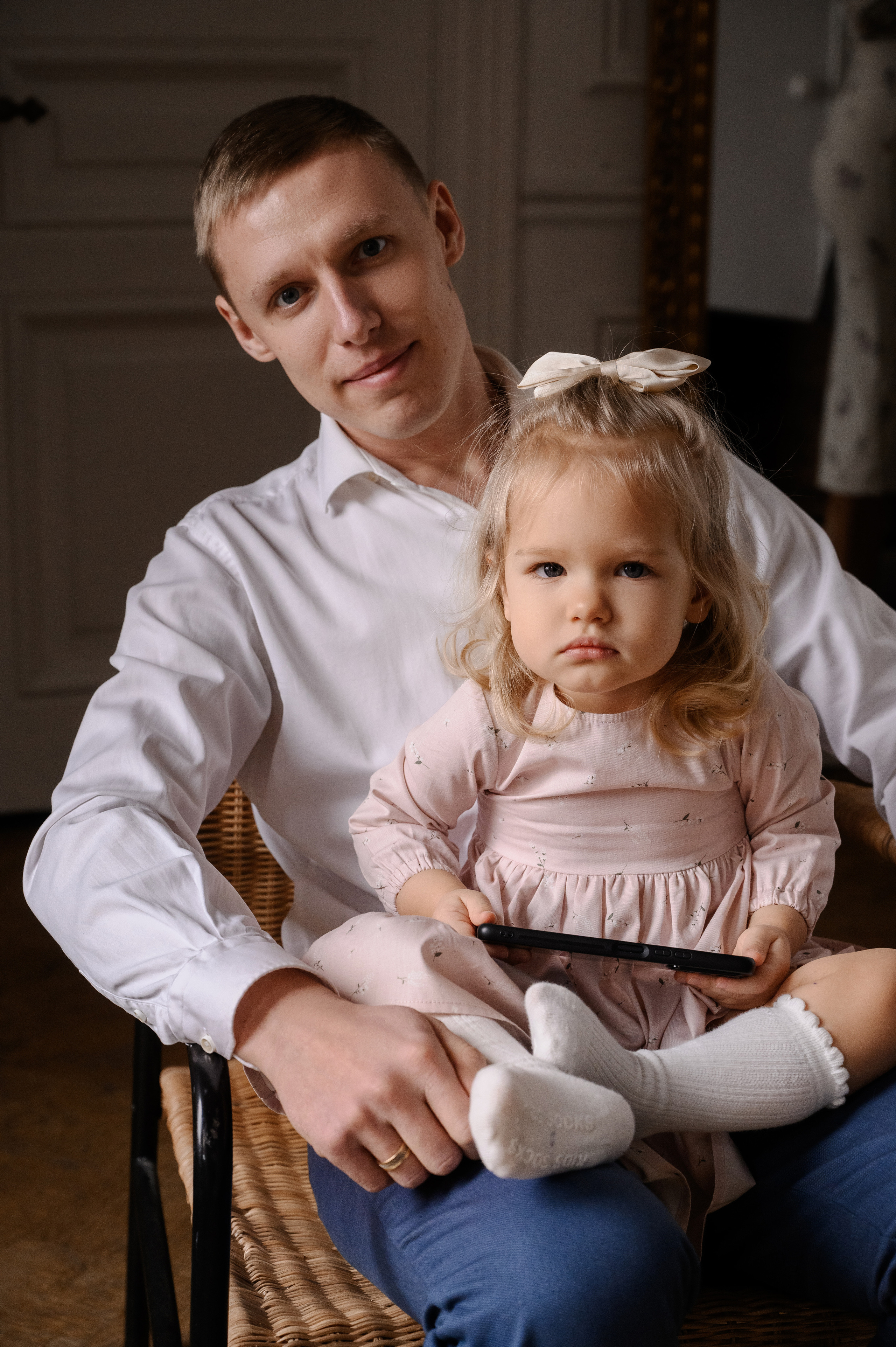 Семейная фотосъемка. Профессиональный фотограф беременности в СПБ. Стильные фотосессии беременности в стиле минимализм и классическая фотография