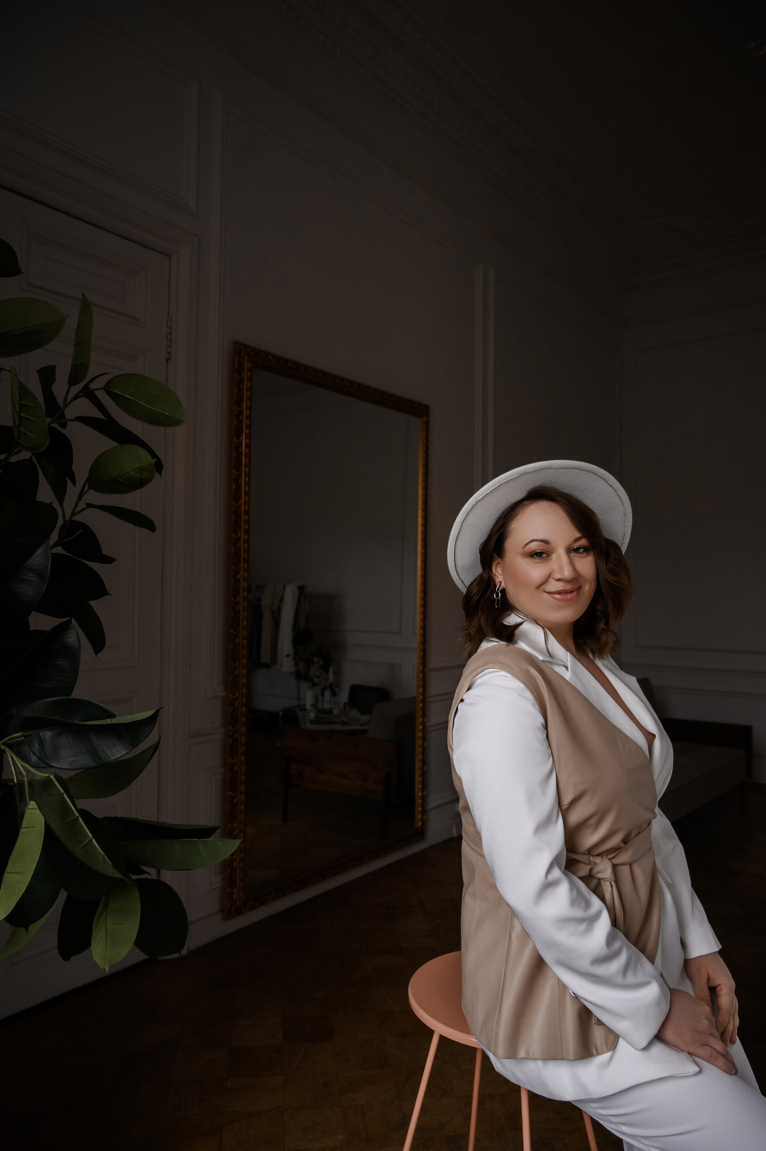 Анна. Профессиональный фотограф беременности в СПБ. Стильные фотосессии беременности в стиле минимализм и классическая фотография