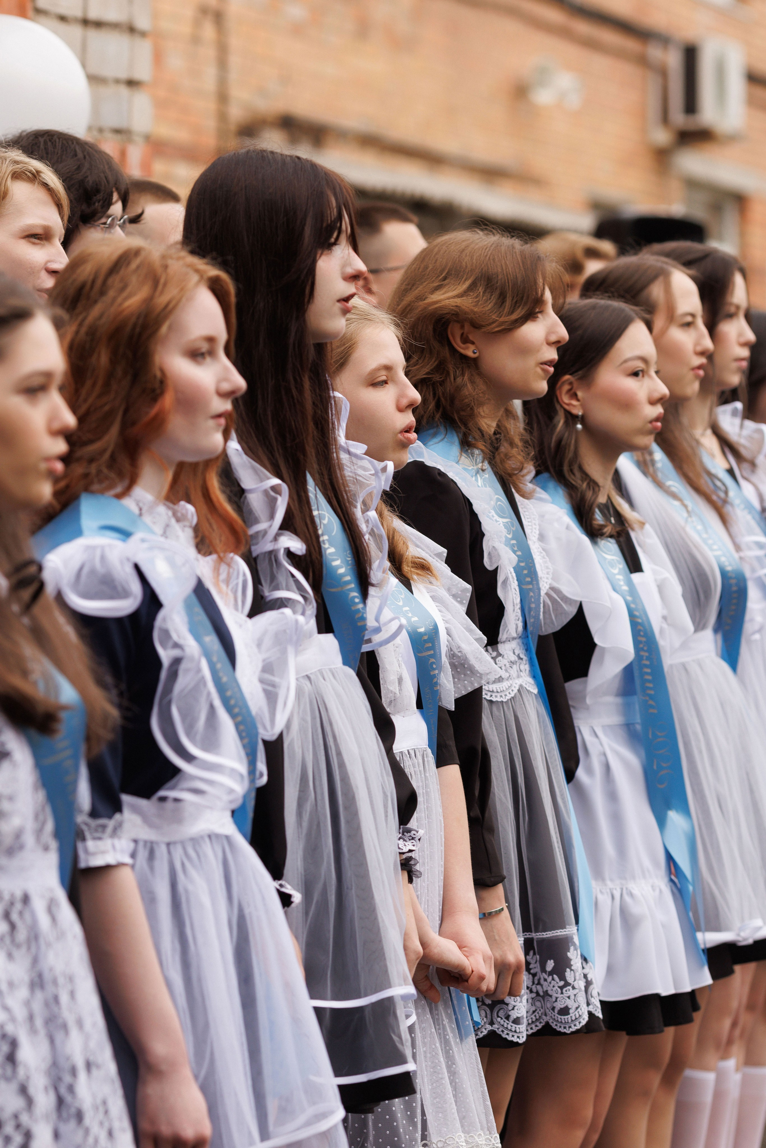 Последний звонок Гимназия Артем. Photoalbum-vl.ru