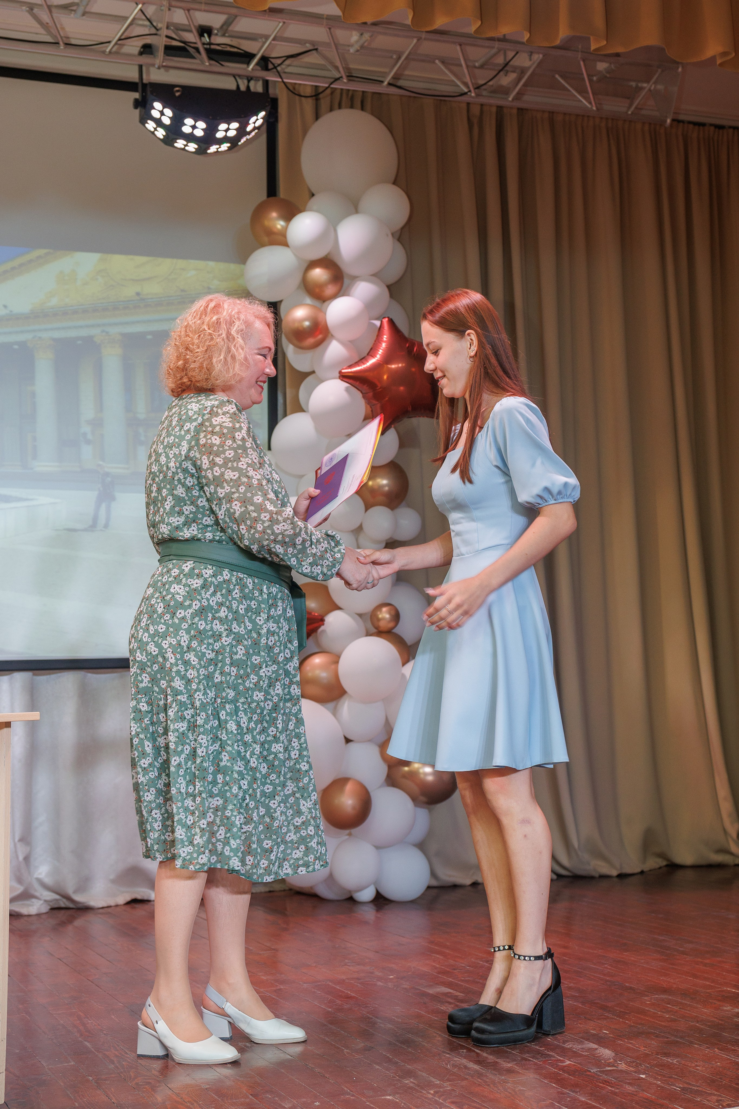 Вручение аттестатов. Свадебный и семейный фотограф в Новосибирске Ирина Дорошкова