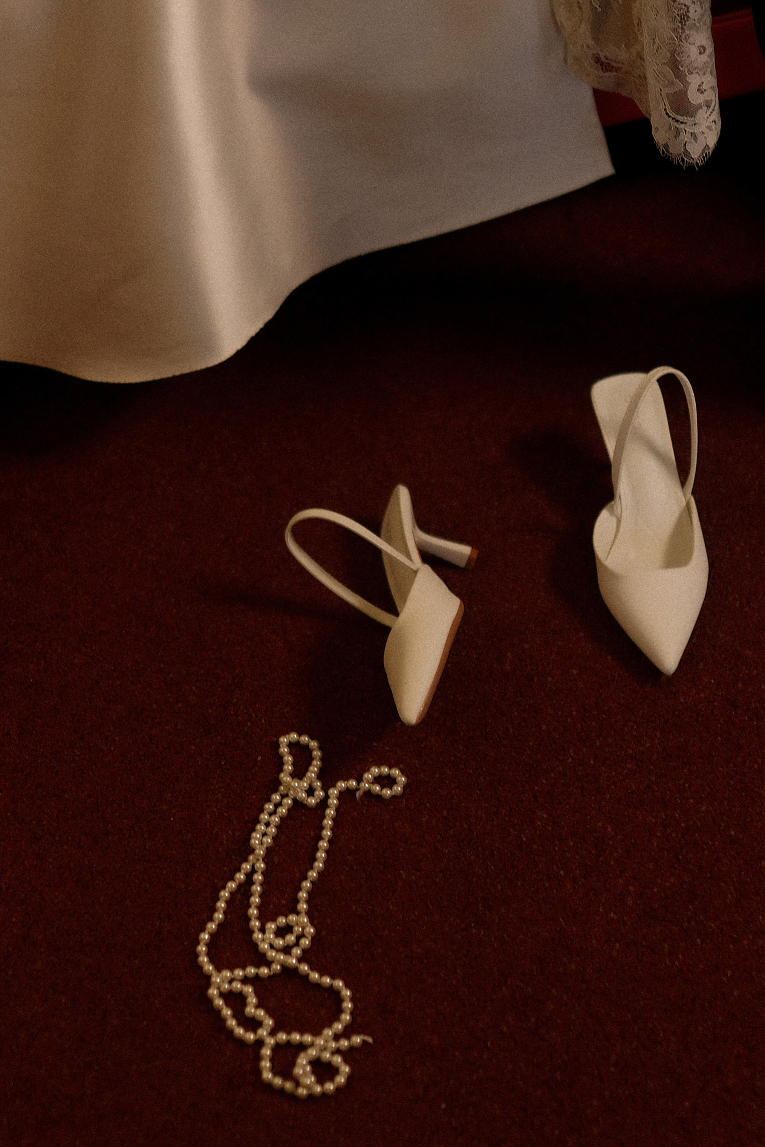 Утро жениха и невесты | Арина и Игорь в отеле Арт-бутик в Воронеже. Фотограф Карина Шмулёва. Воронеж и область