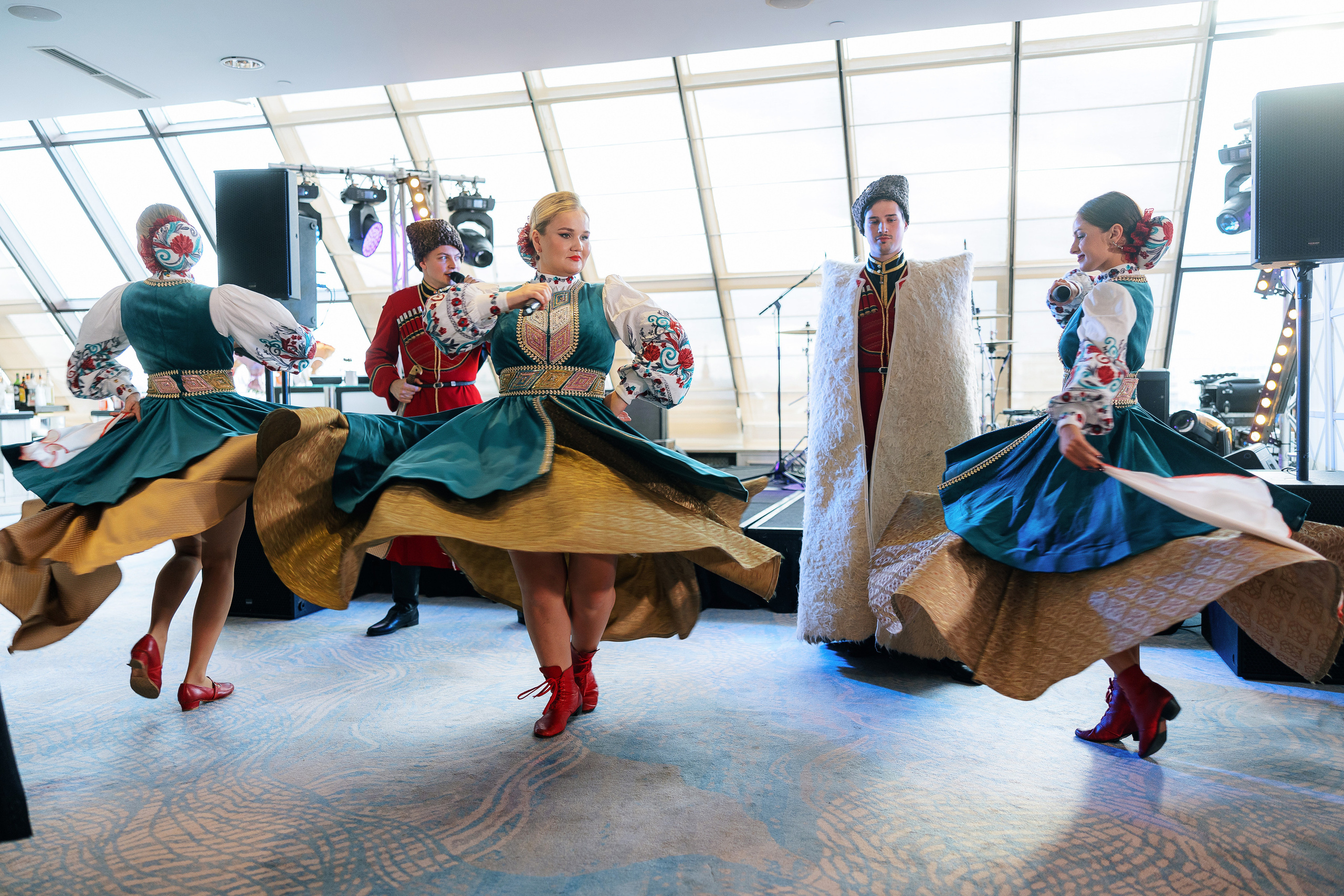 A la ruse. VENSKAYA WEDDING & EVENT PLANNER