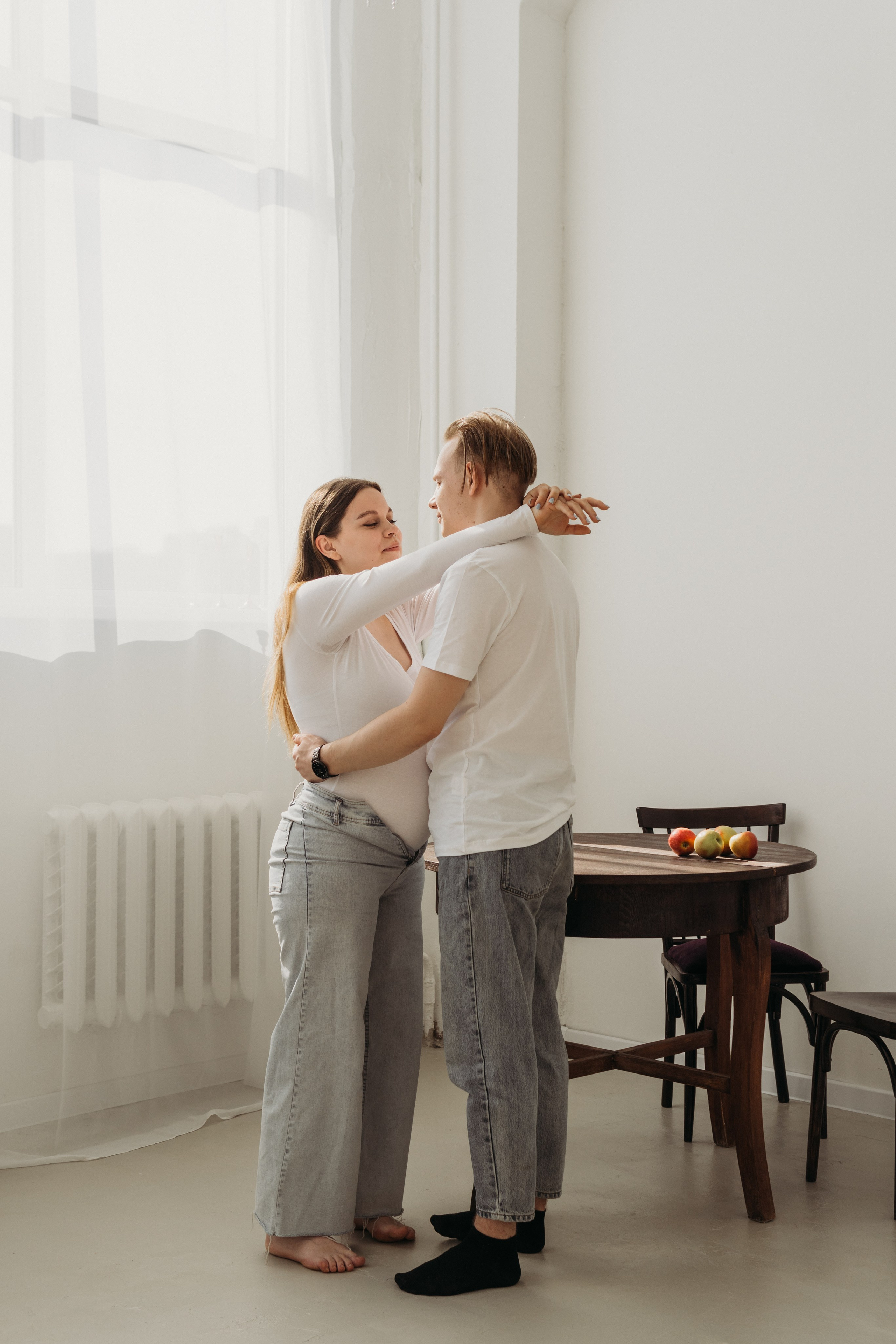 Maksim & Viktorya. Я — Алёна и я фотографирую красиво (е)