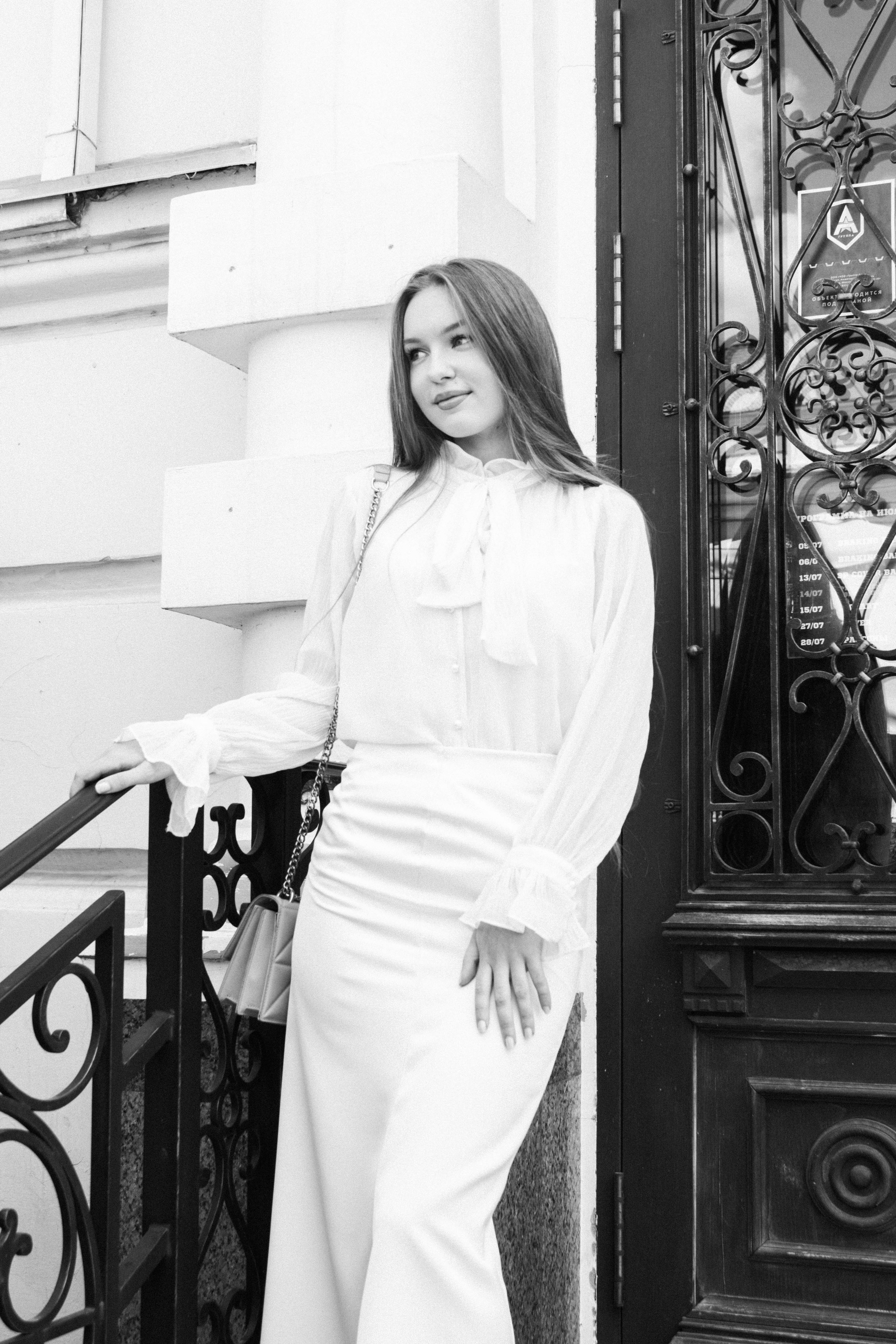 Sofiya. Я — Алёна и я фотографирую красиво (е)
