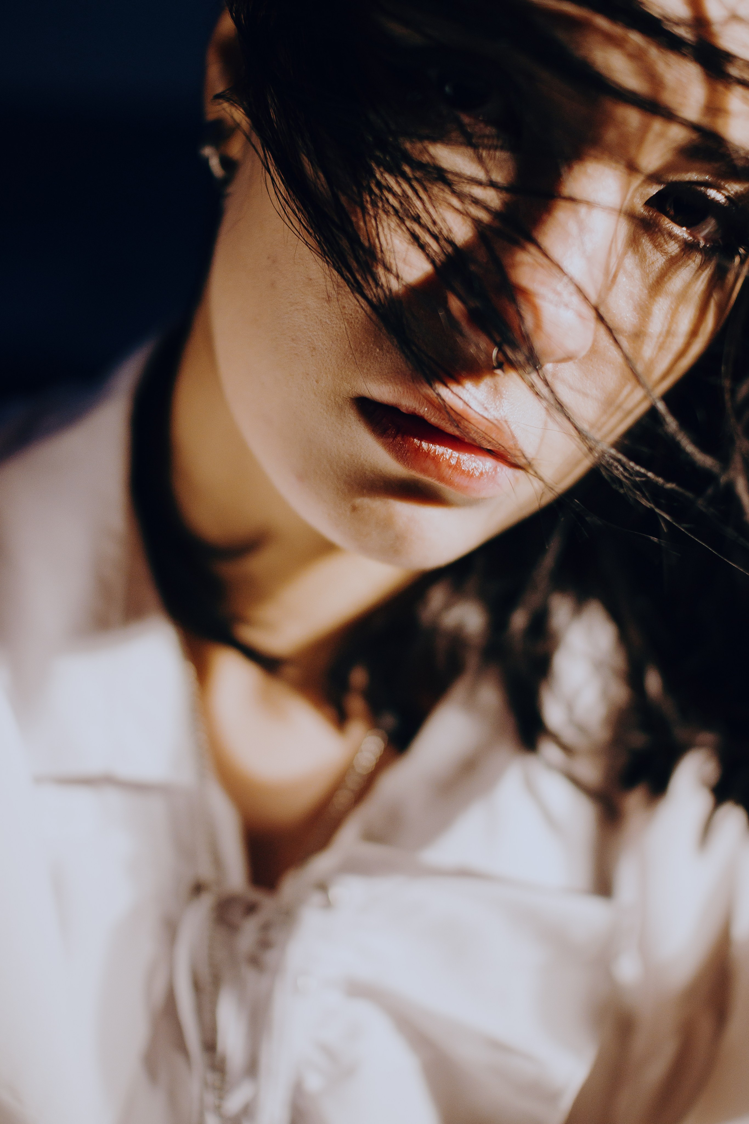 Съёмка у моря с оленьими рогами