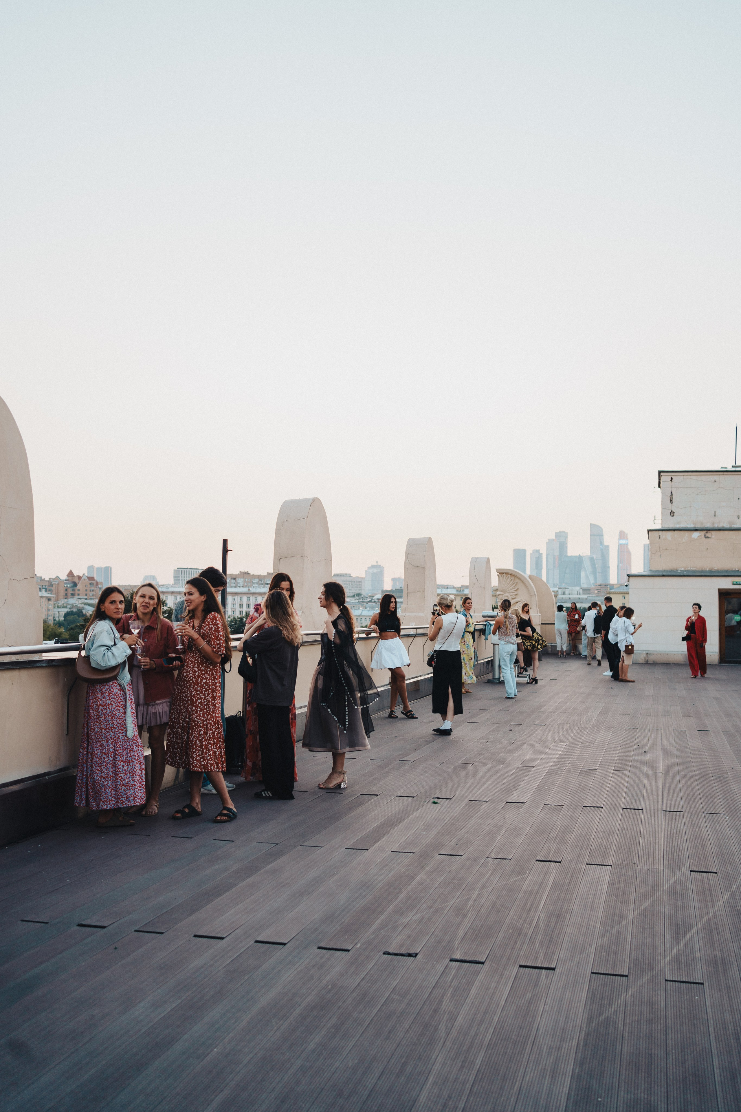 Выставка на крыше Парка Горького. Семейный и детский фотограф и видеограф в Москве, Серпухове и Тарусе Валерия Сорокина