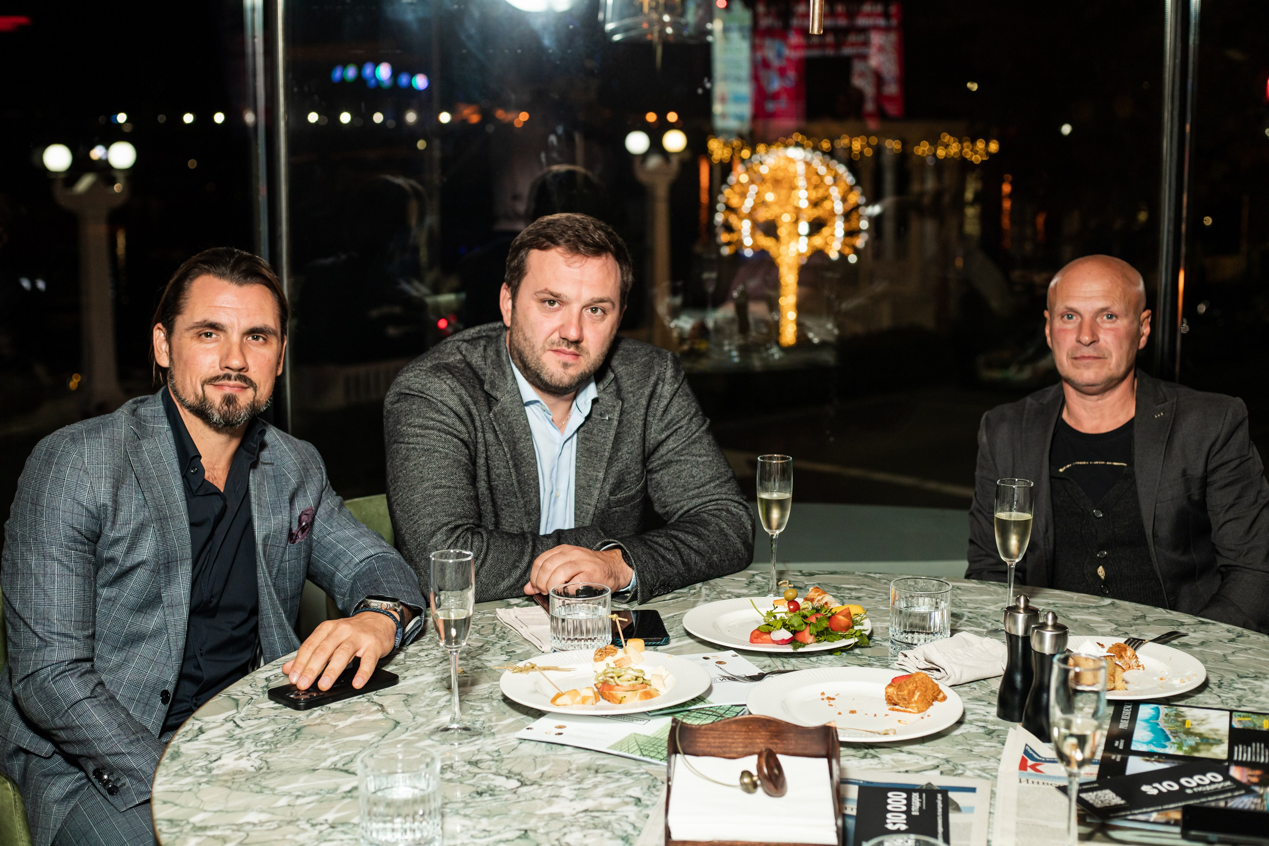 Коктейль «Коммерсантъ». Репортажный и fashion фотограф в Москве Сергей Бардин