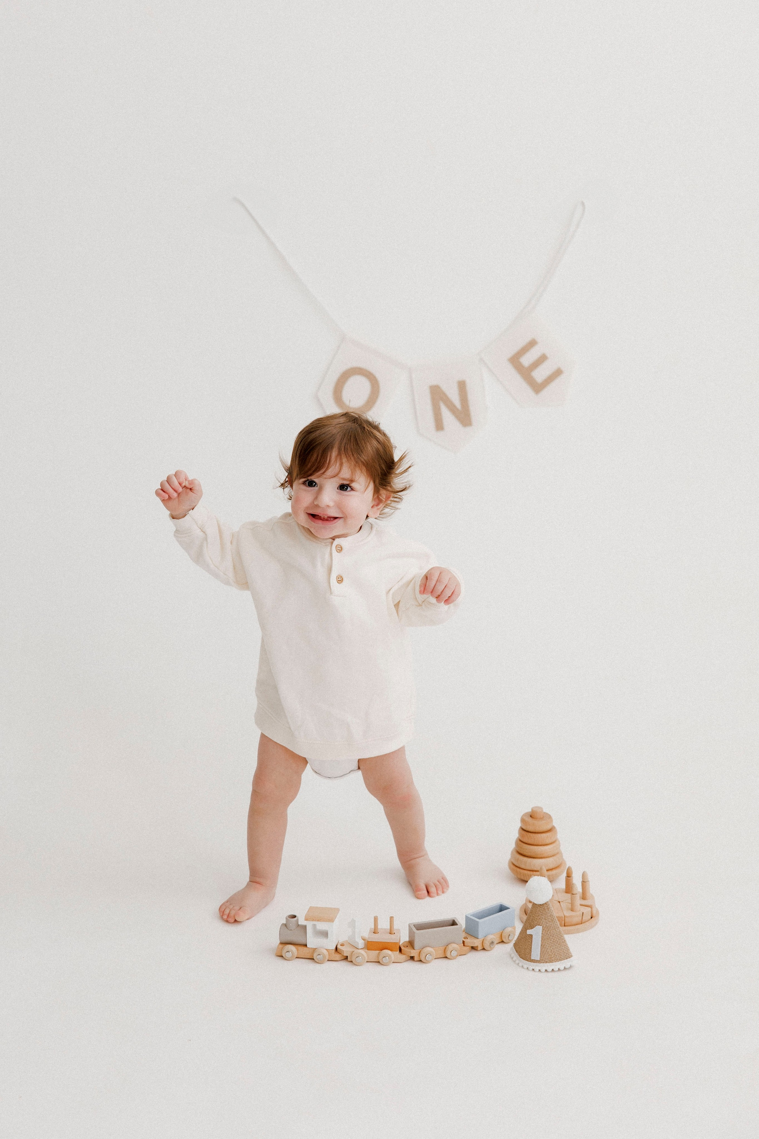 One year inside the White studio. Wedding and family photographer