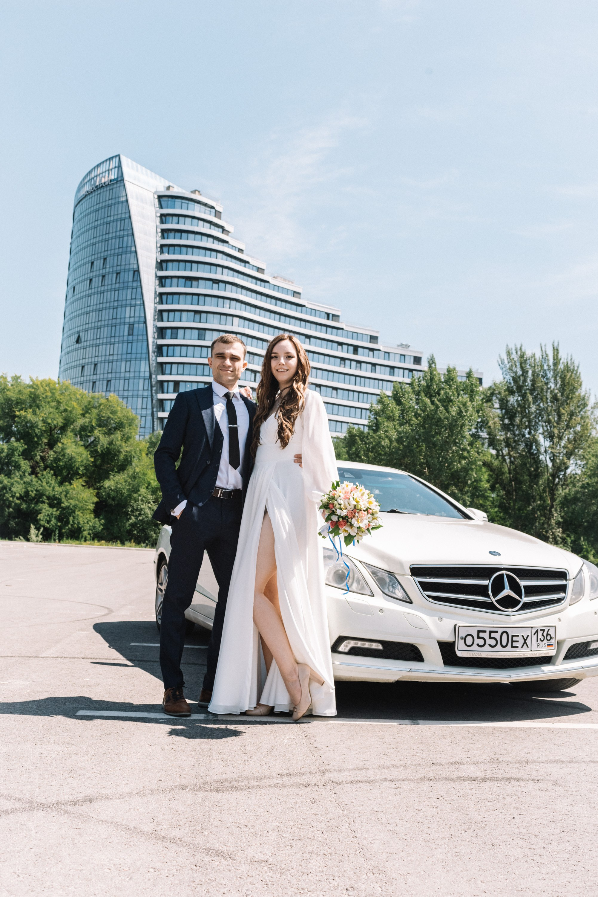 Свадебная фотосессия в автомобиле