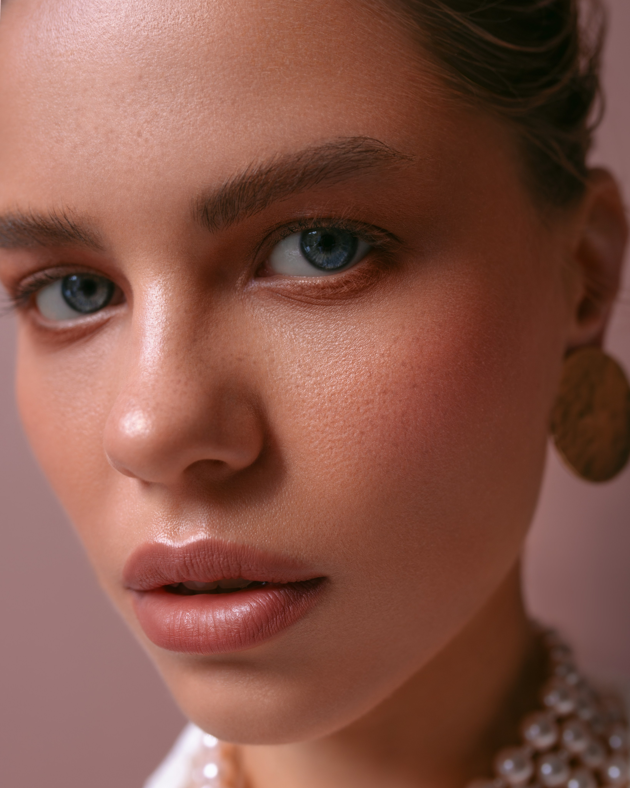 Ph: @play.schelokova                                                                                                                                Retoucher: @retouch.komissarova     