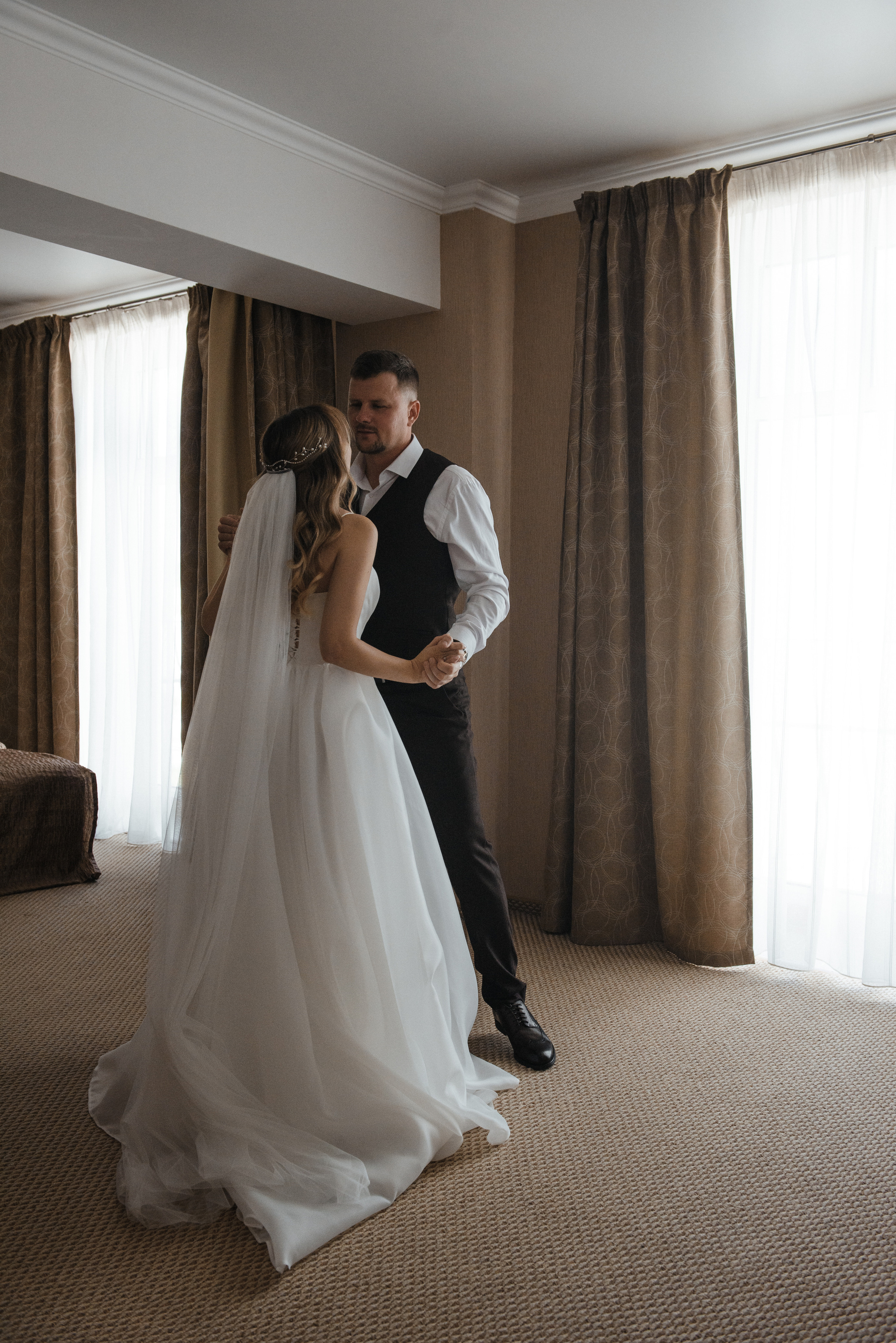 Полина и Валентин. Светлана Варфоломеева, женский и свадебный фотограф в Саратове