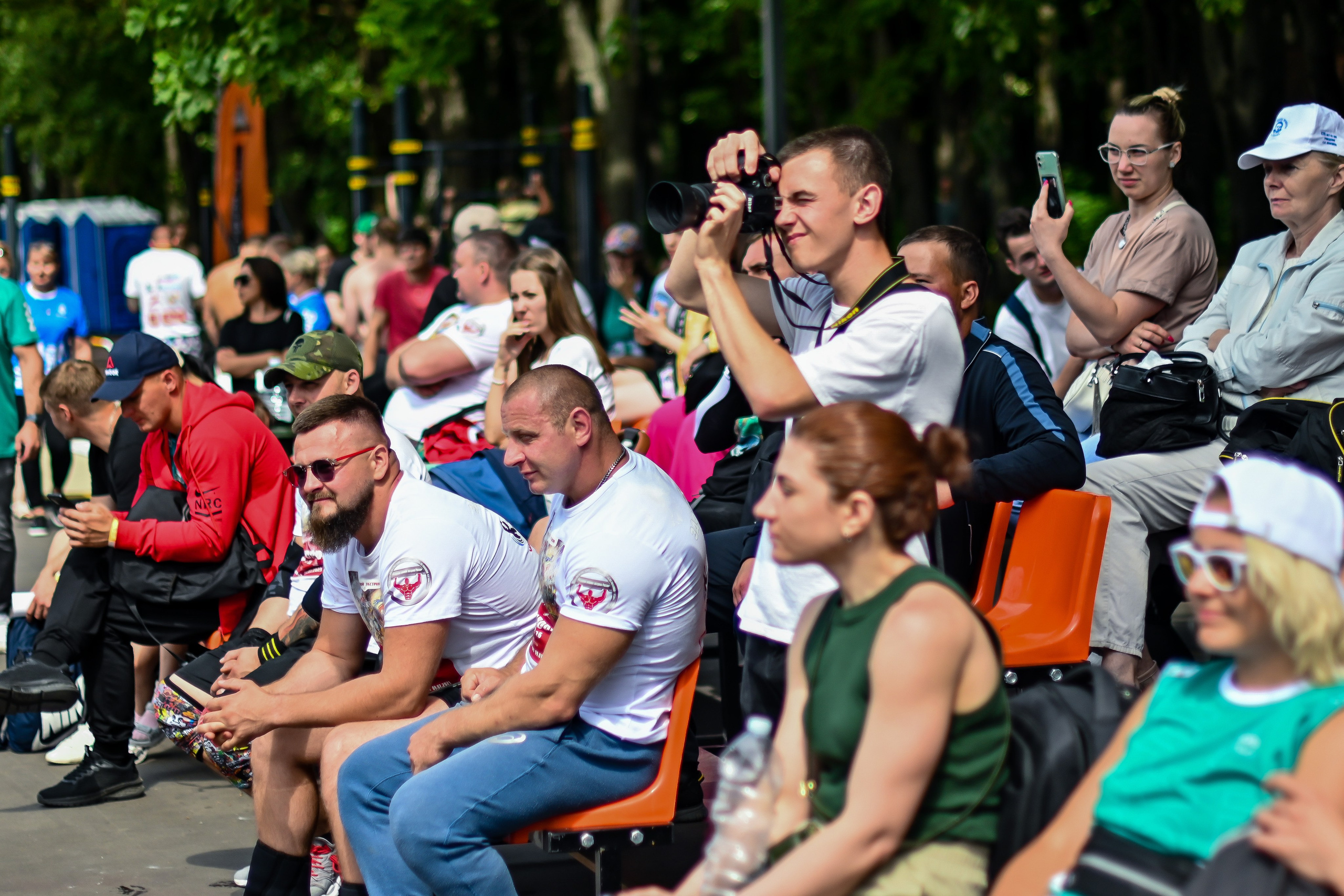 СТРОНГ. Фотограф для бизнесконтента, репортажей и семейного альбома в Москве