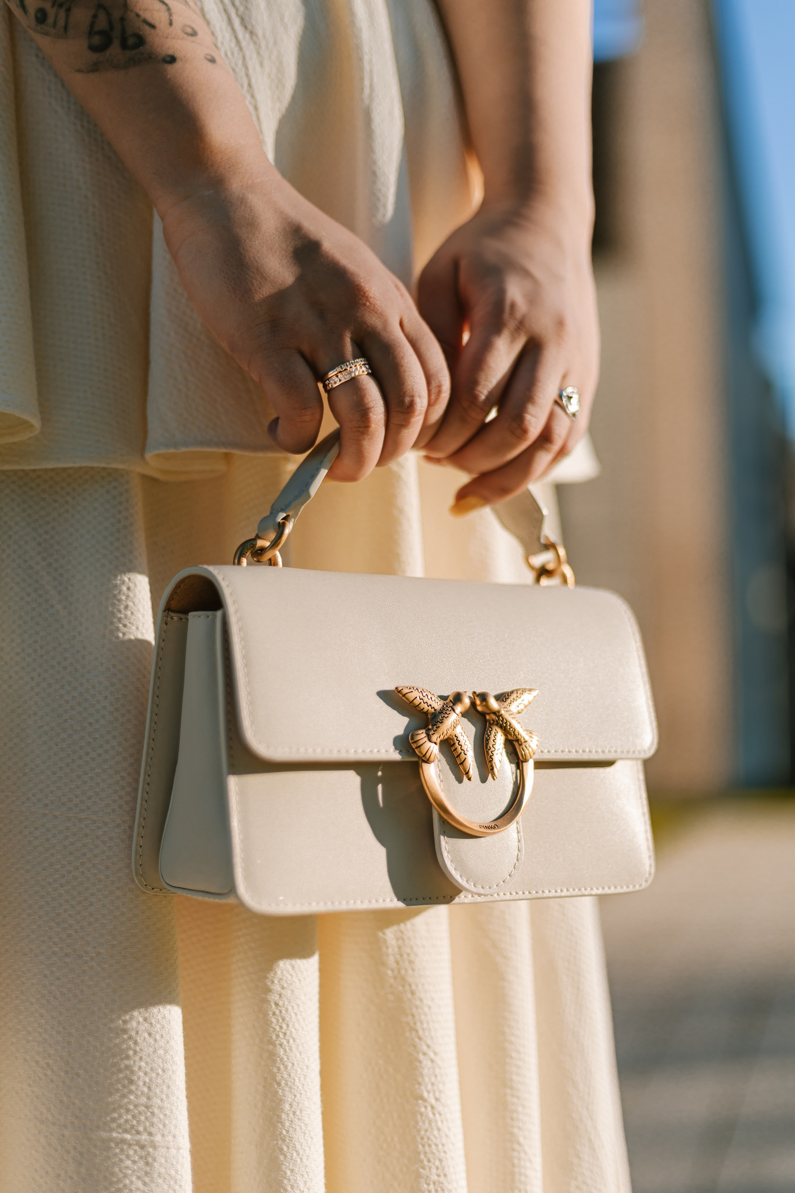 ЛЮБОВЬ В ЗОЛОТЕ