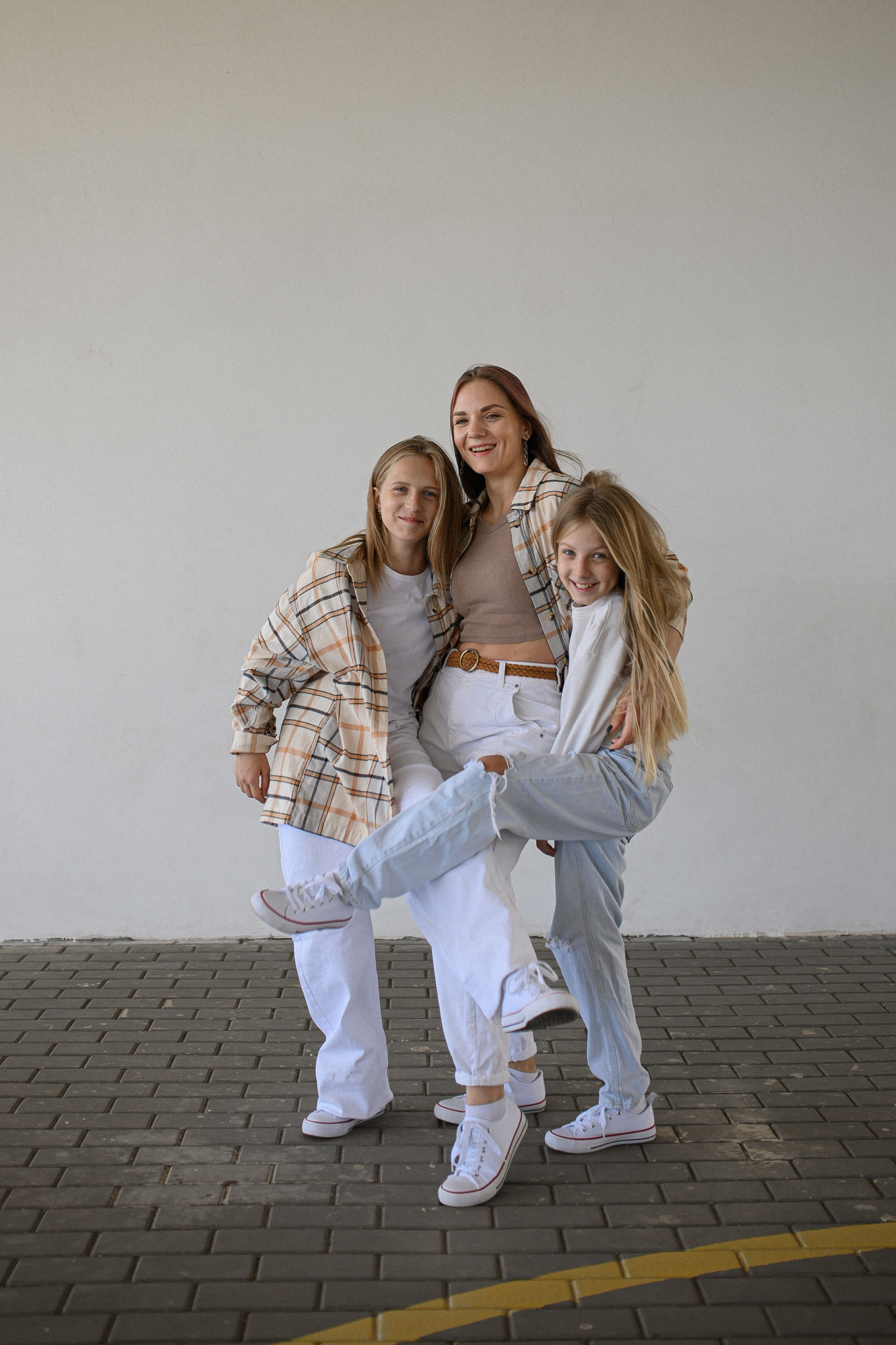 Марина и девочки. Www.ostermiller.ru