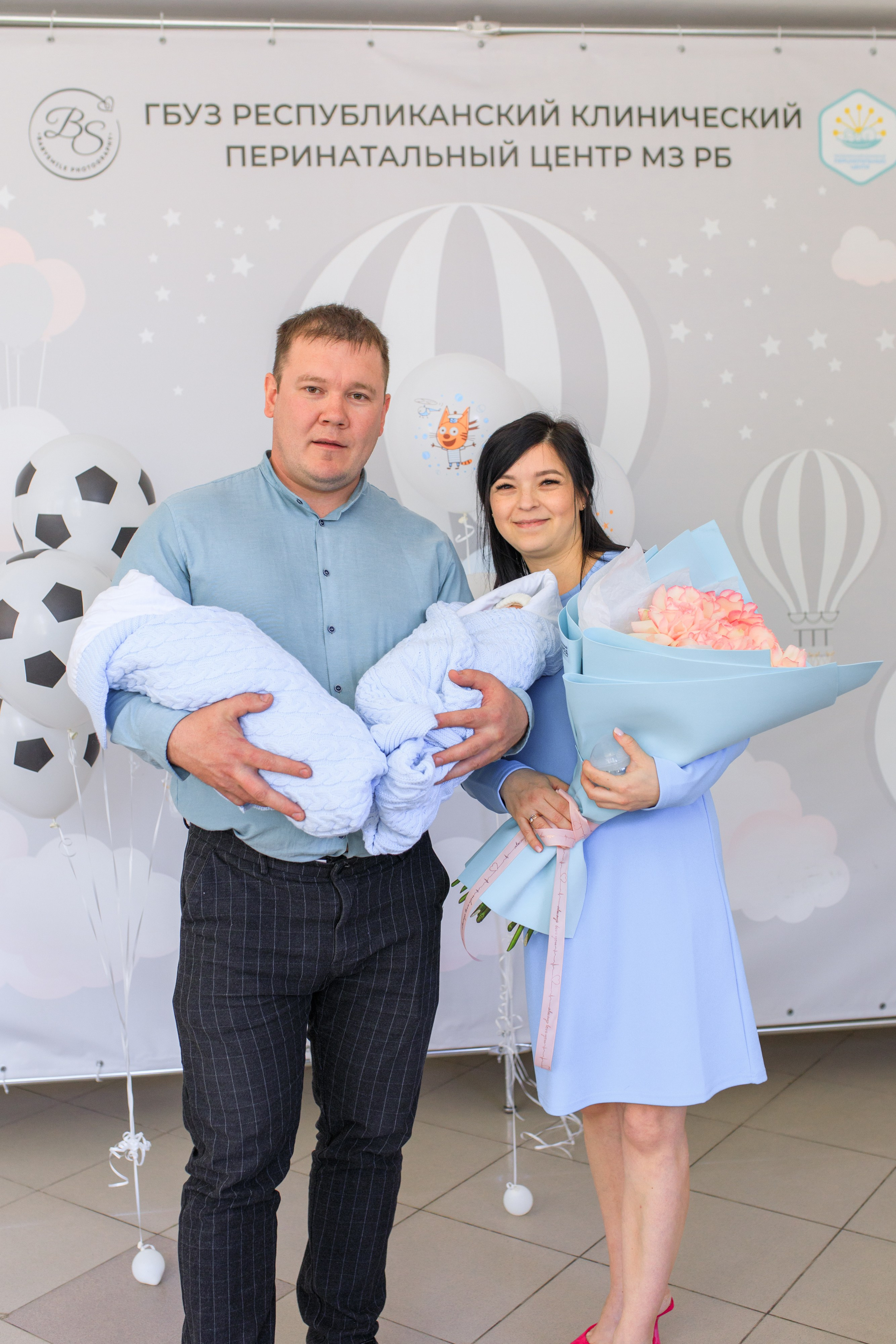 Съемка выписки из роддома. Фотограф в Уфе Ирина Идрисова