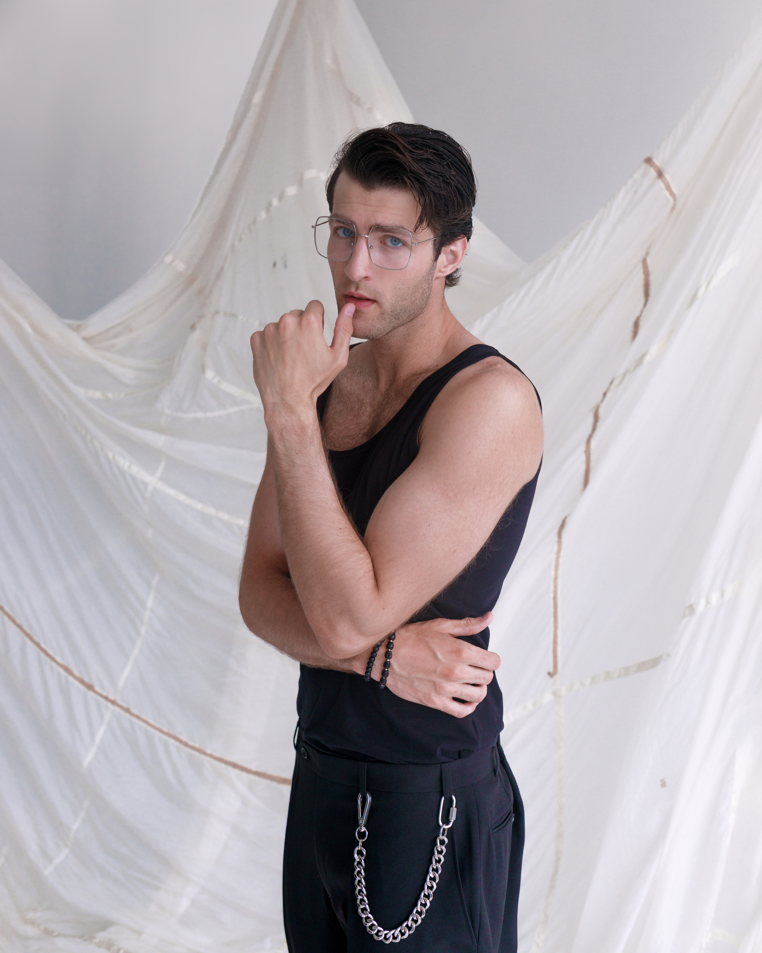 Roman | Роман. Игорь Березин — фотограф в Москве. Мужские портреты и коммерческая съёмка