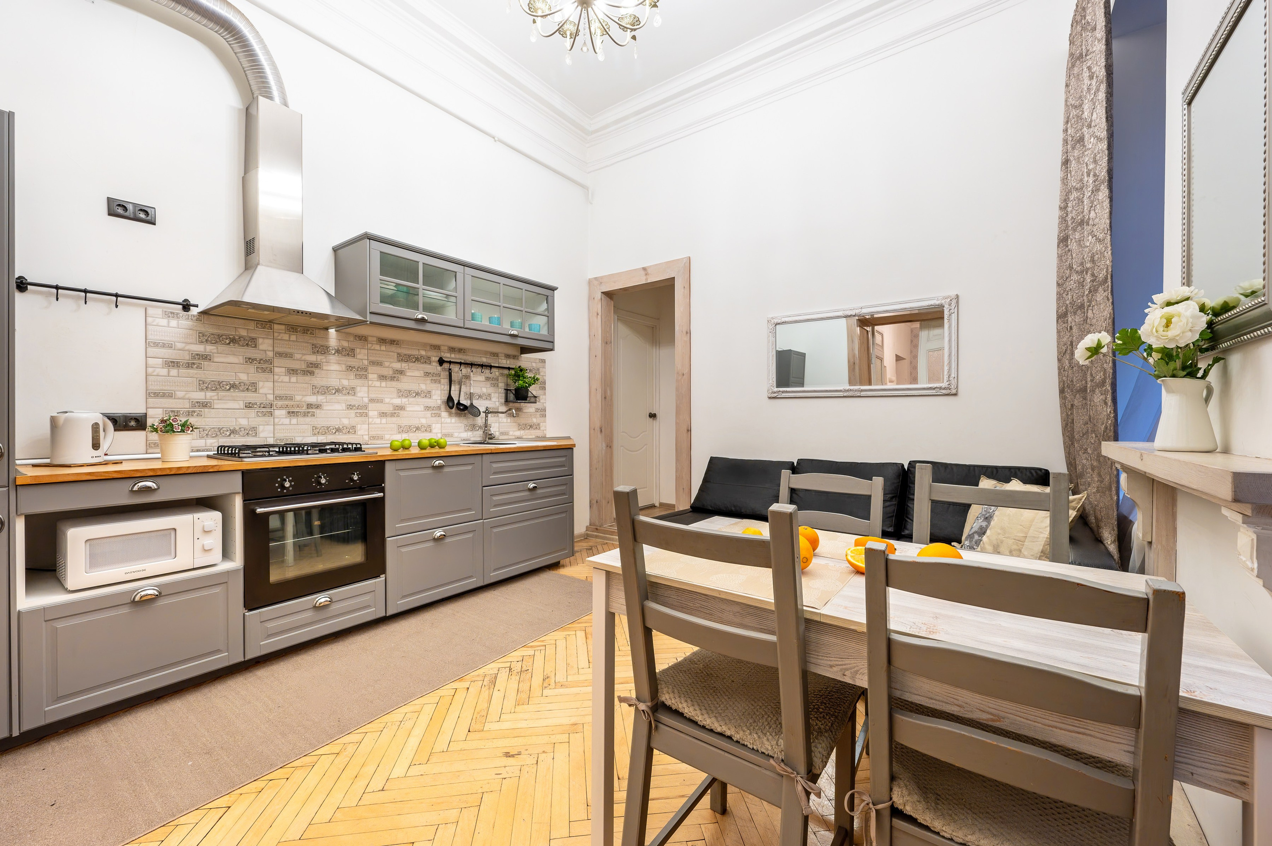 Квартира под аренду Невский 45. Интерьерный фотограф. Фото- видеосъемка недвижимости Санкт-Петербург