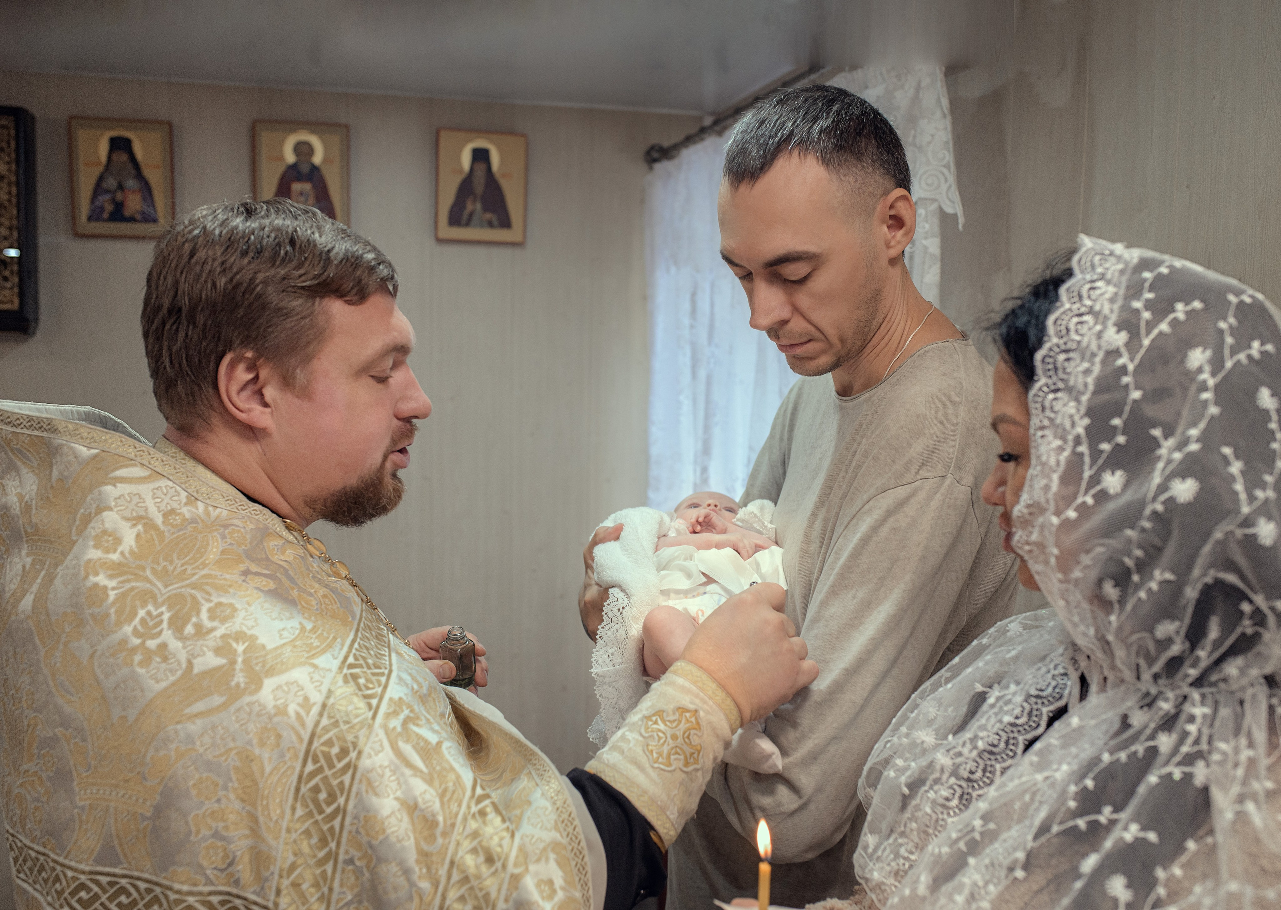 Крещение Аглайи в Покровском кафедральном соборе. Фотографы крещения/венчания  Красноярск Татьяна и Вячеслав Переваловы