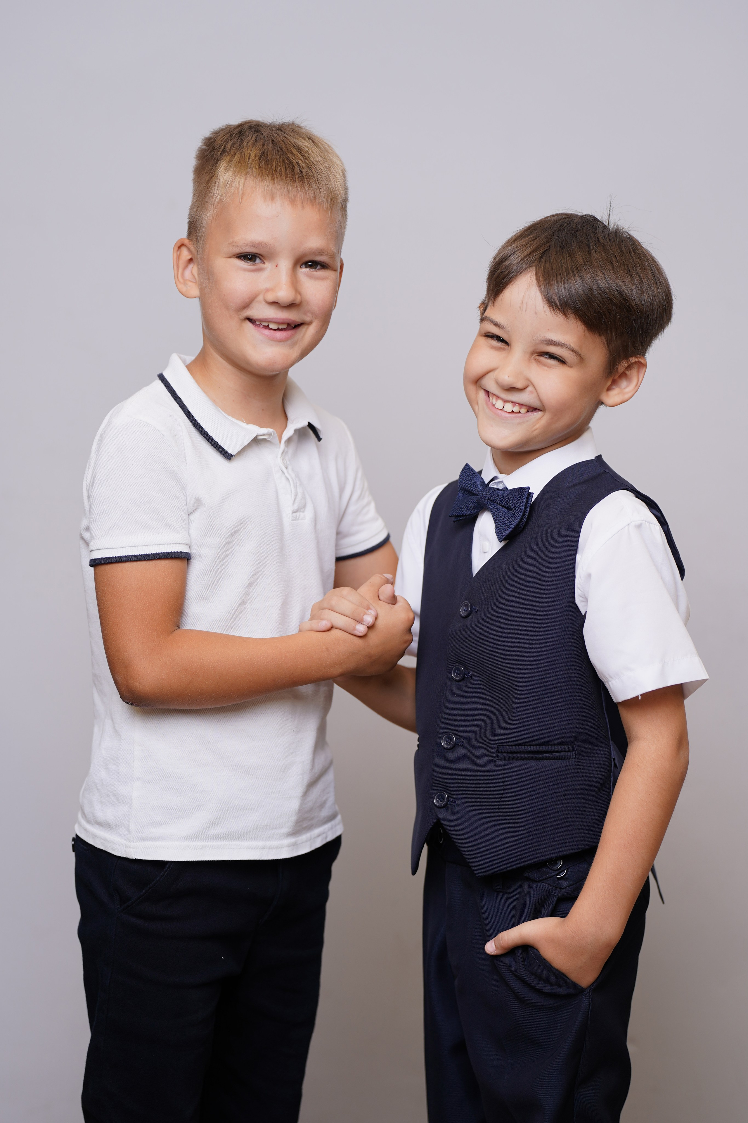 Фото с другом. MEMENTO.Выпускные альбомы, школьные, юбилейные и другие книги. Ростов-на-Дону