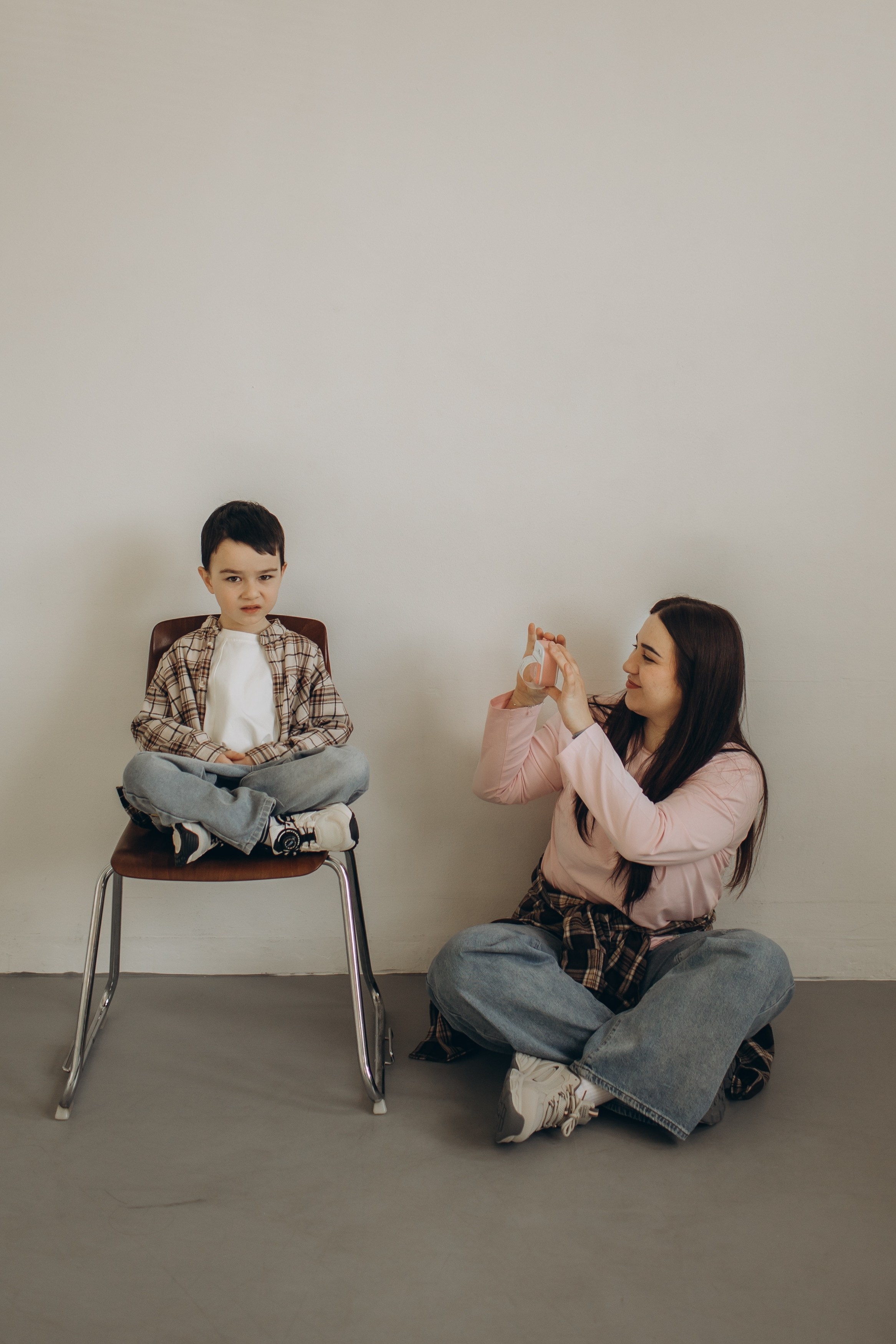 Фотосессия с попкорном фотосессия мама и сын. Фотограф Владимир Москва