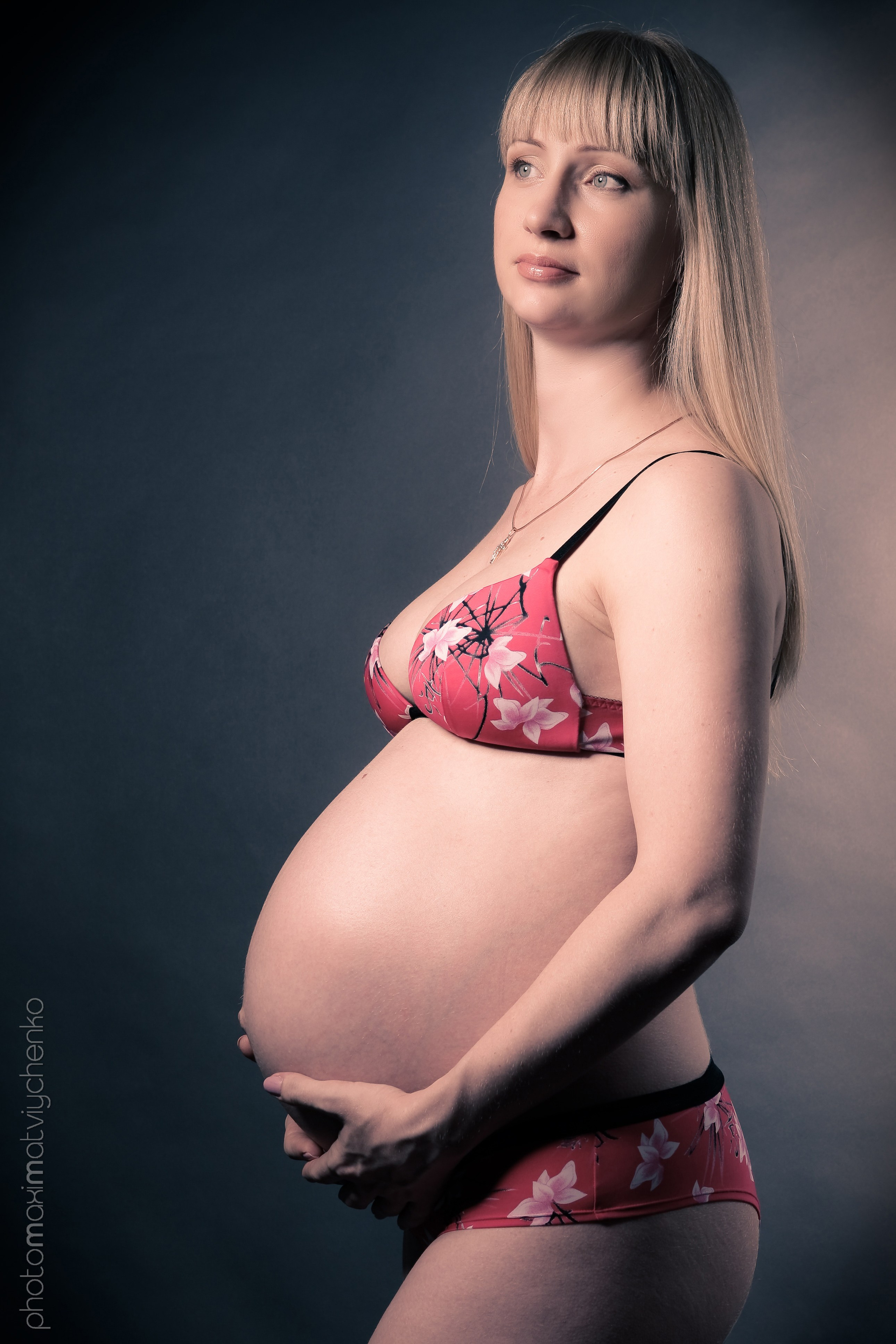 Фотосессия во время беременности от студии Love Story. Максим Матвийченко и Виктория Басова профессионалы своего дела