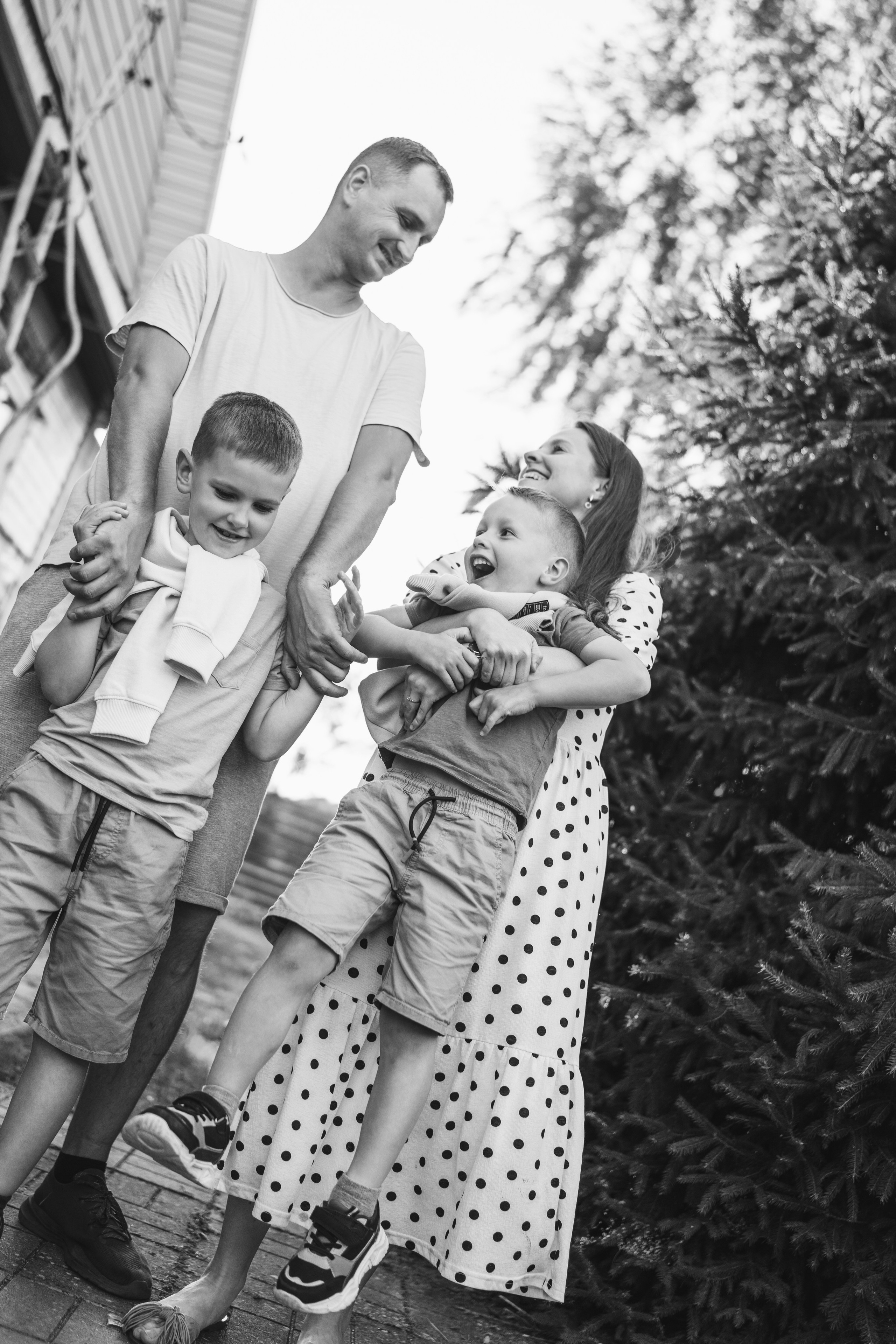 СЪЕМКА НА УЧАСТКЕ. Семья Юлии. Фотограф Марта Козел. Гродно, Беларусь