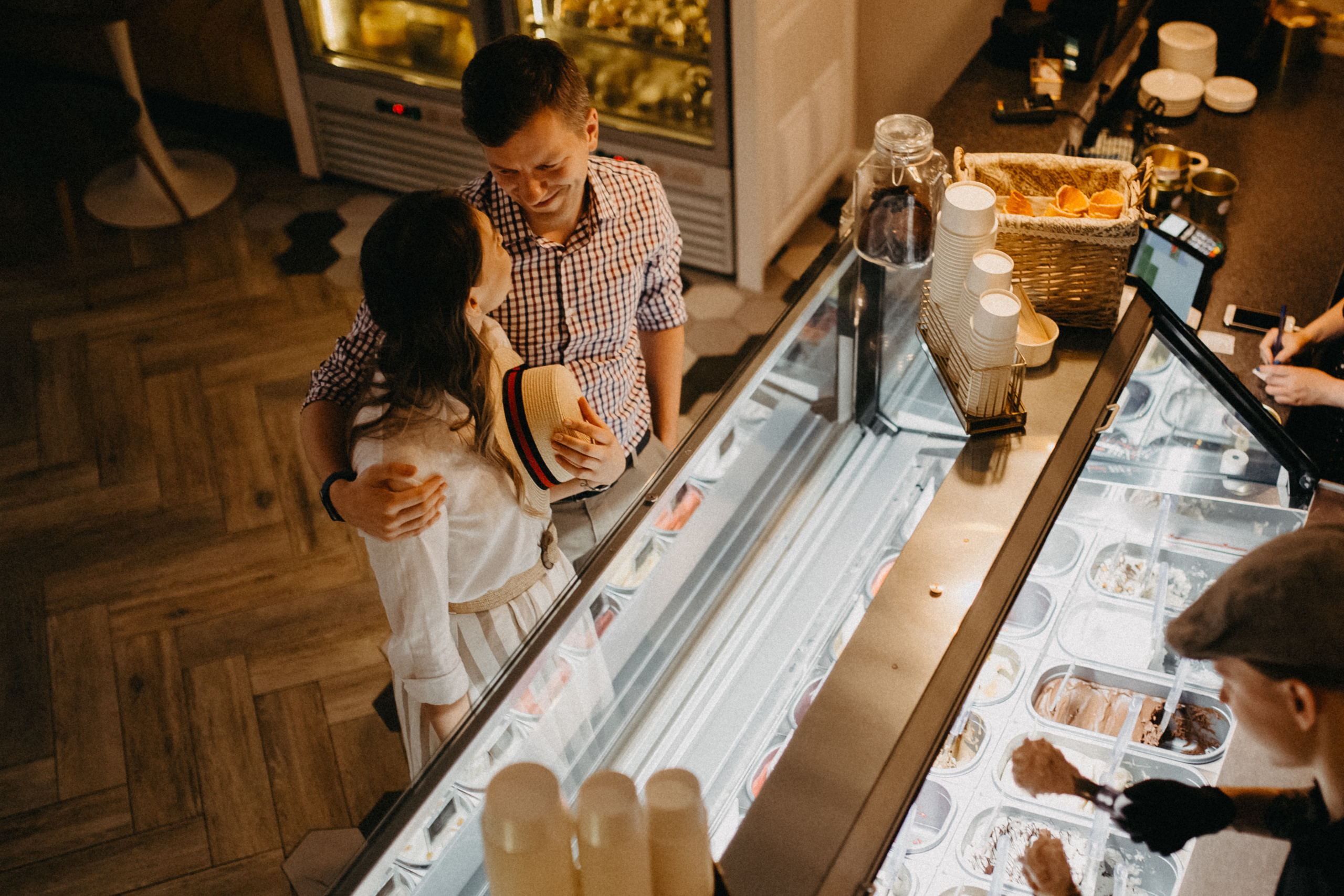 Городская лавстори в Красноярске. Свадебный фотограф-видеограф в Красноярске Евгений Константинопольский