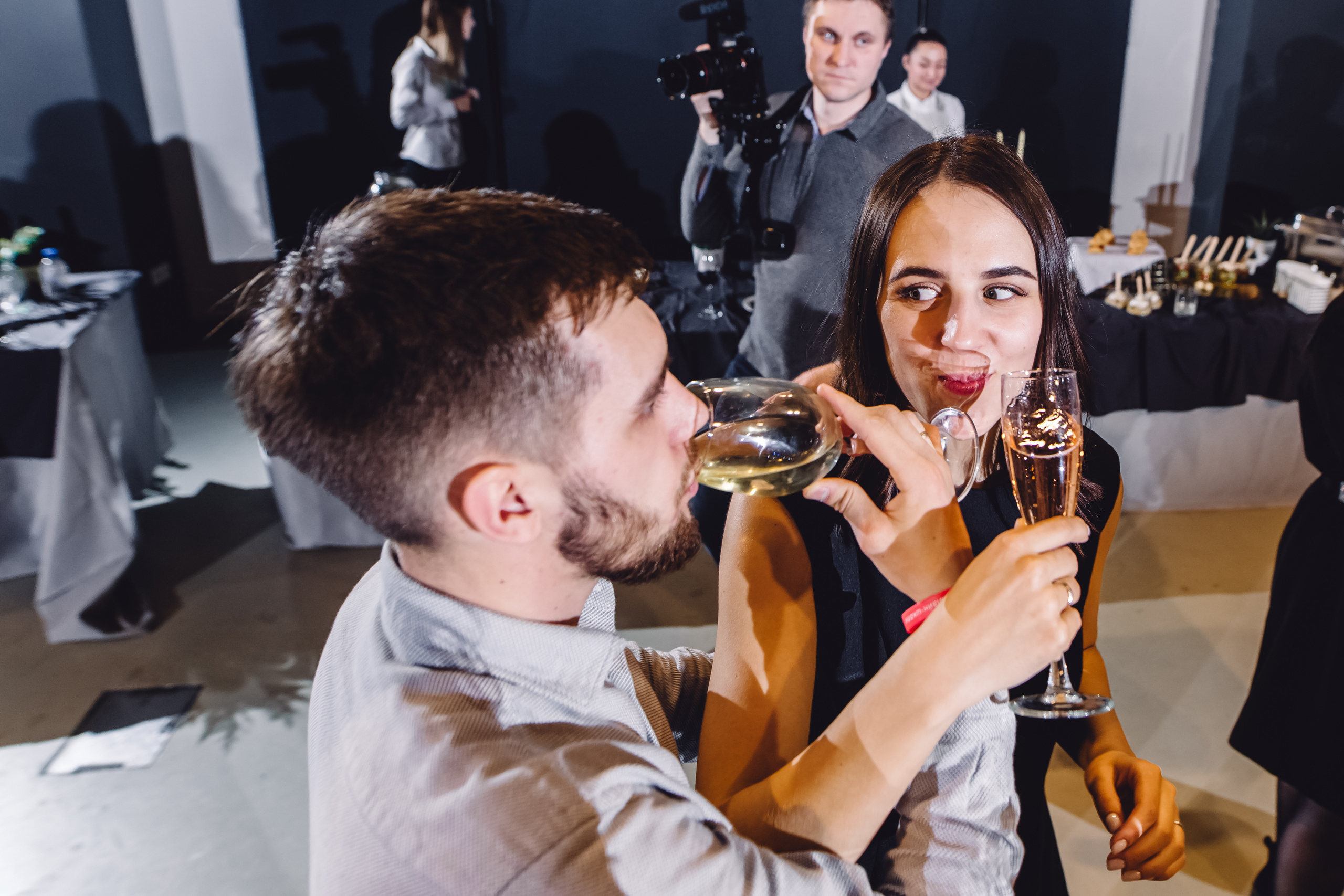 Фуршетная шаферская свадьба в Красноярске. Свадебный фотограф-видеограф в Красноярске Евгений Константинопольский