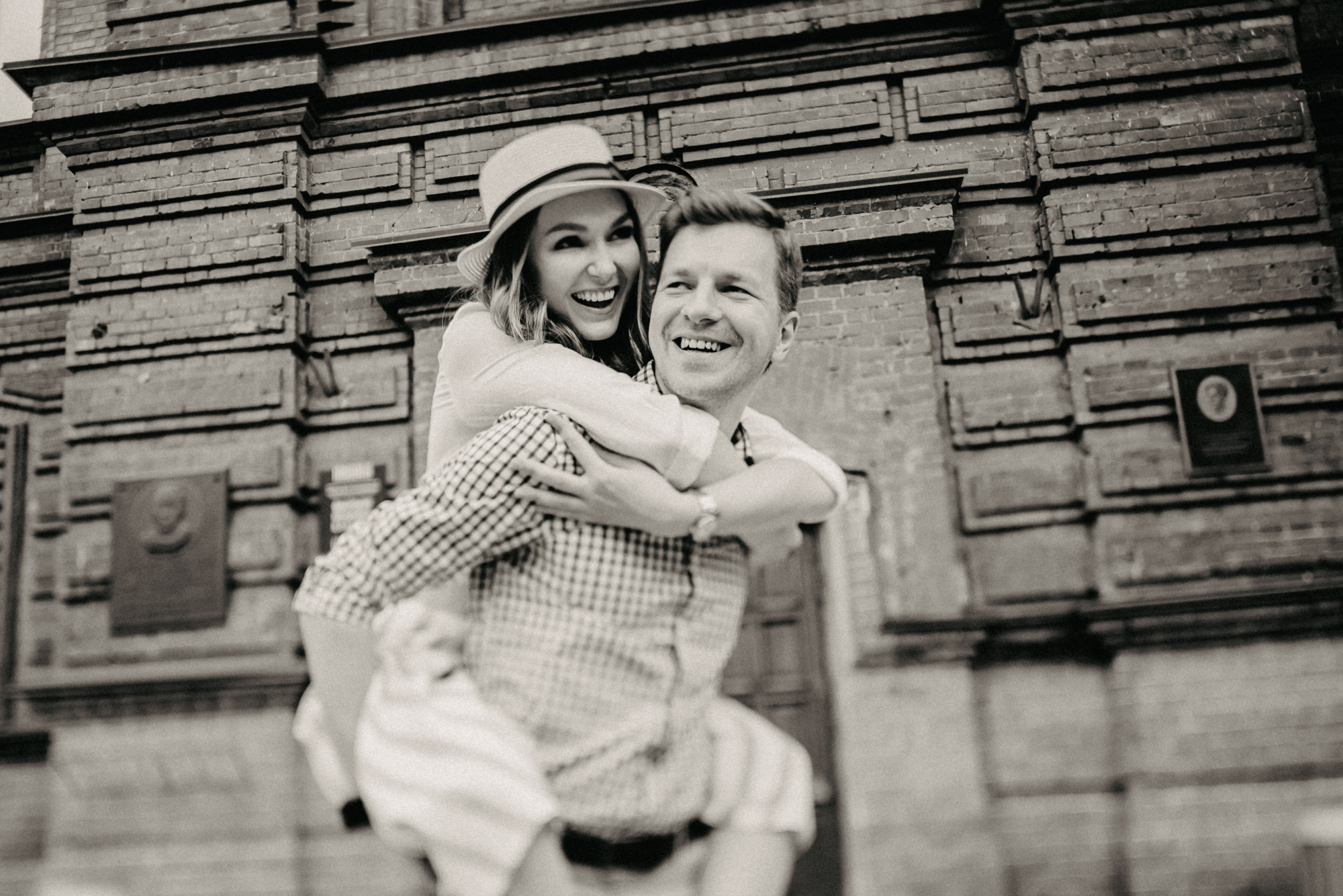 Городская лавстори в Красноярске. Свадебный фотограф-видеограф в Красноярске Евгений Константинопольский