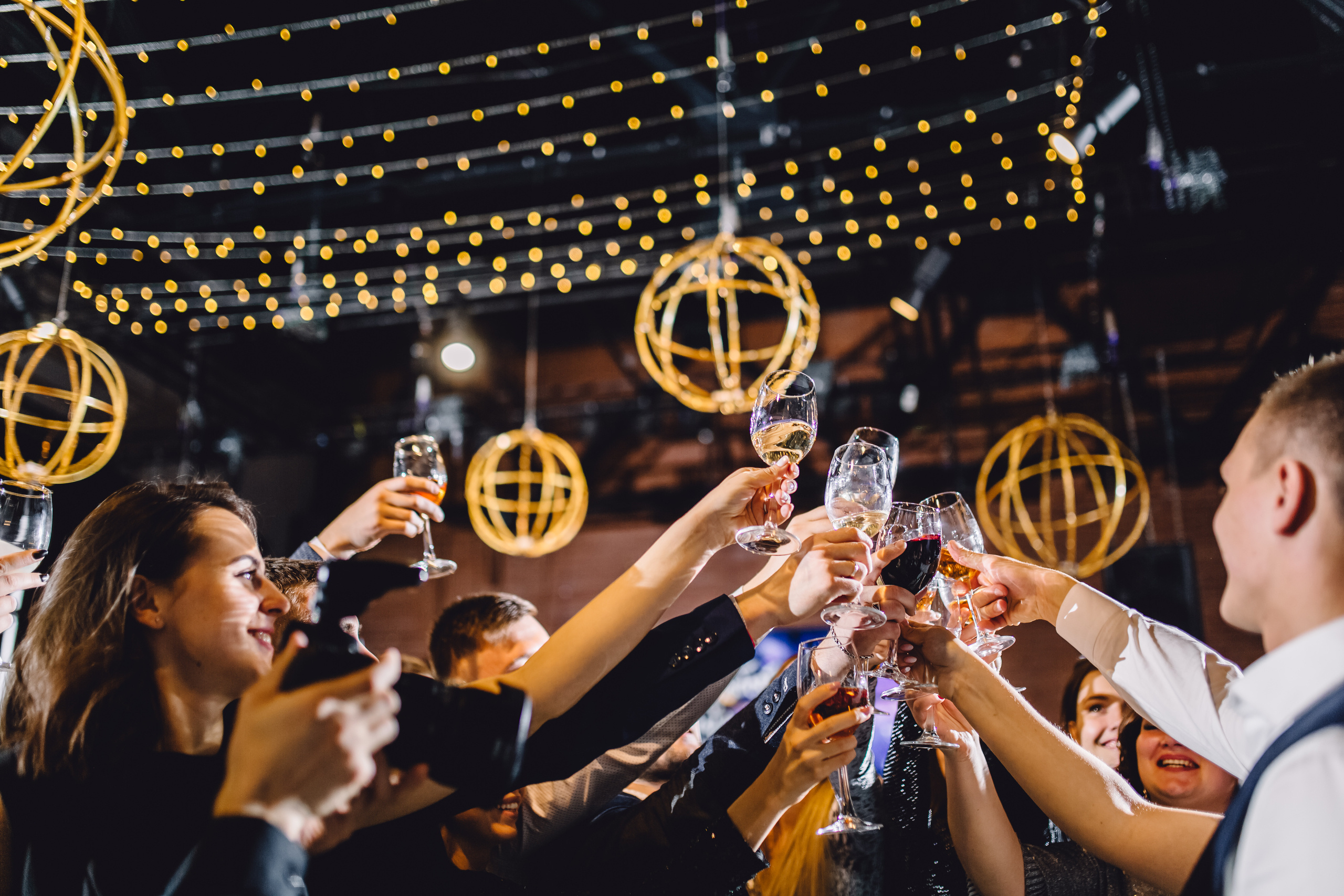 Фуршетная шаферская свадьба в Красноярске. Свадебный фотограф-видеограф в Красноярске Евгений Константинопольский