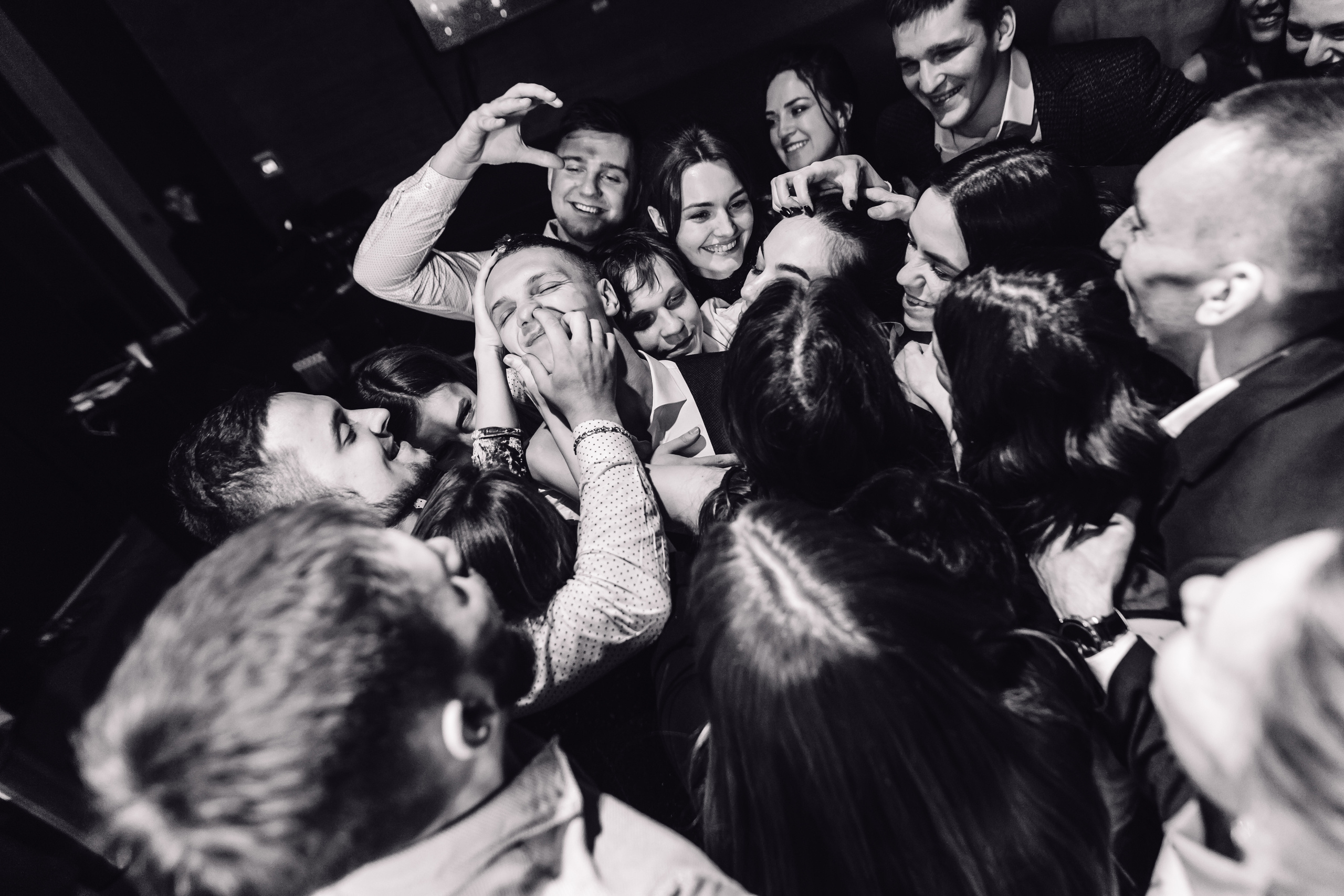 Фуршетная шаферская свадьба в Красноярске. Свадебный фотограф-видеограф в Красноярске Евгений Константинопольский