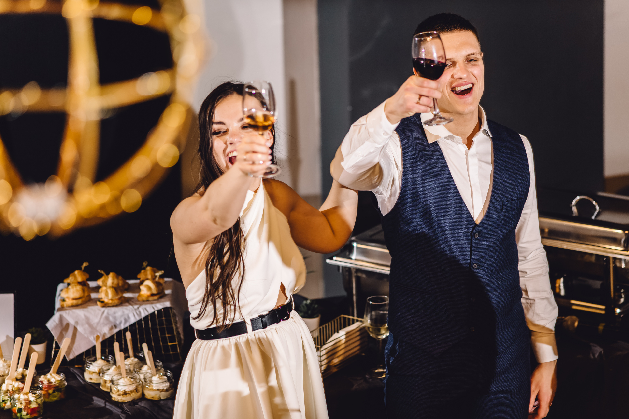 Фуршетная шаферская свадьба в Красноярске. Свадебный фотограф-видеограф в Красноярске Евгений Константинопольский