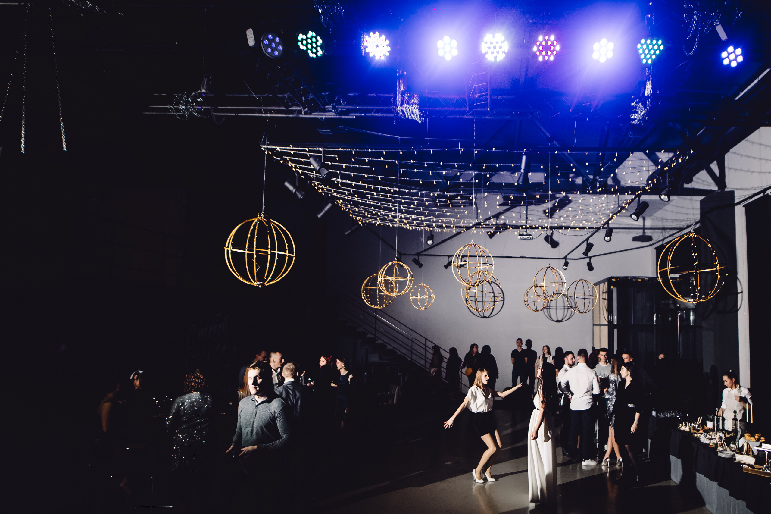 Фуршетная шаферская свадьба в Красноярске. Свадебный фотограф-видеограф в Красноярске Евгений Константинопольский