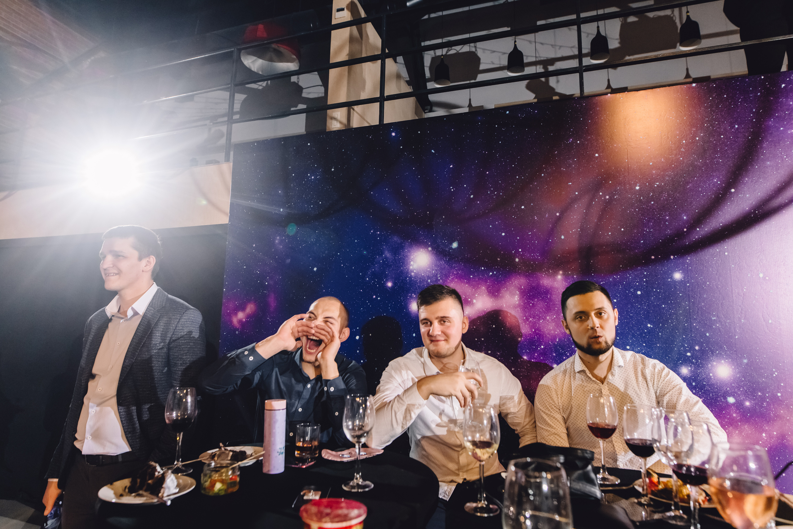 Фуршетная шаферская свадьба в Красноярске. Свадебный фотограф-видеограф в Красноярске Евгений Константинопольский