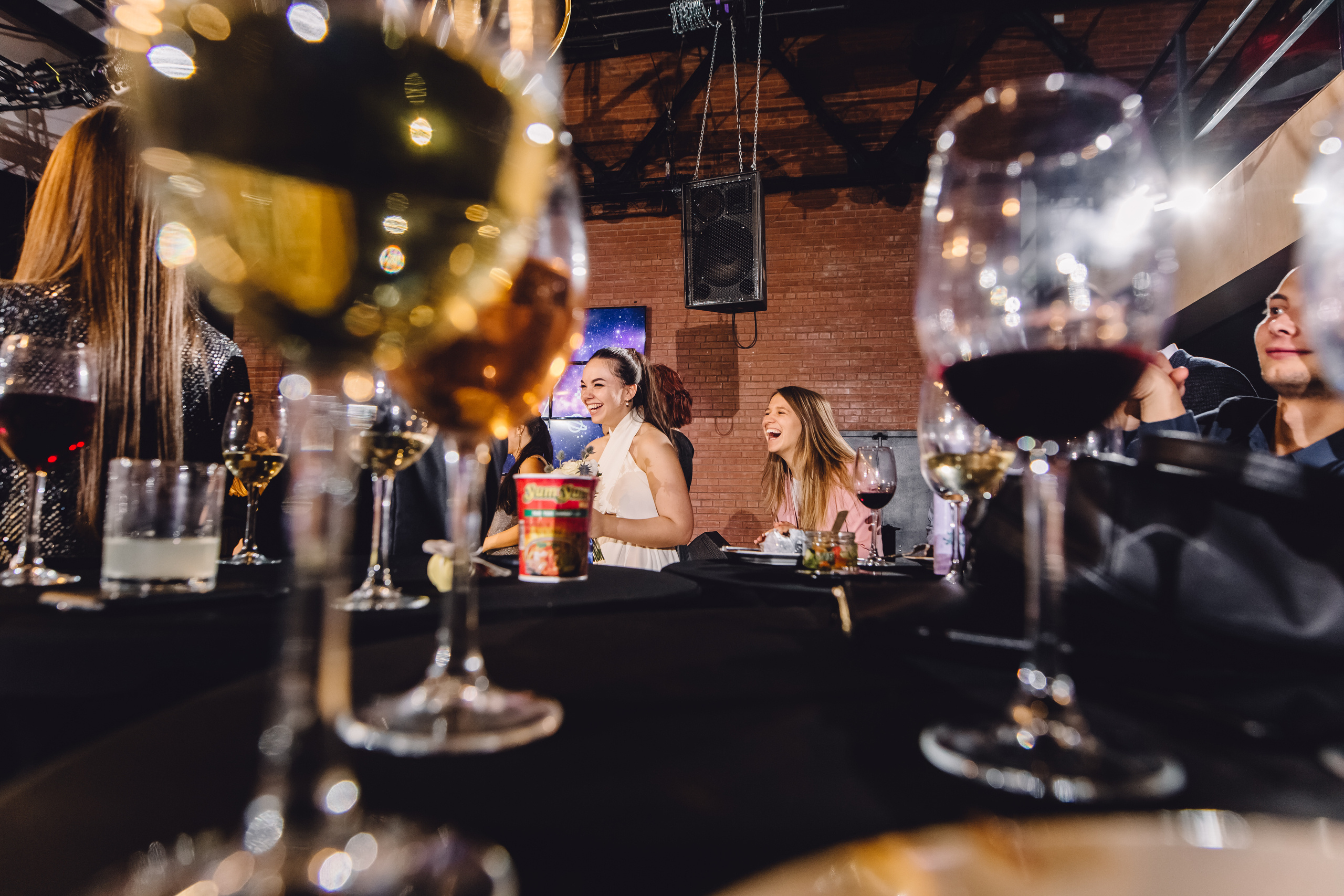 Фуршетная шаферская свадьба в Красноярске. Свадебный фотограф-видеограф в Красноярске Евгений Константинопольский