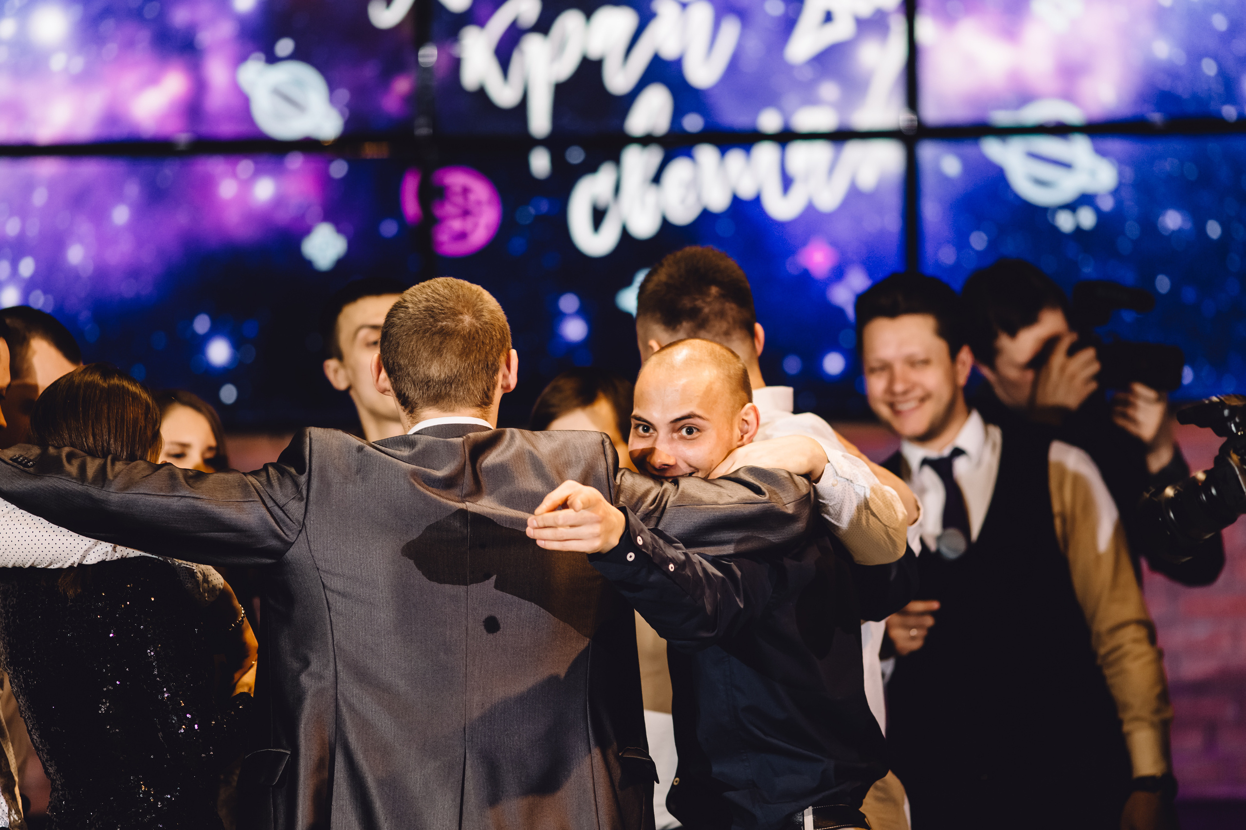 Фуршетная шаферская свадьба в Красноярске. Свадебный фотограф-видеограф в Красноярске Евгений Константинопольский