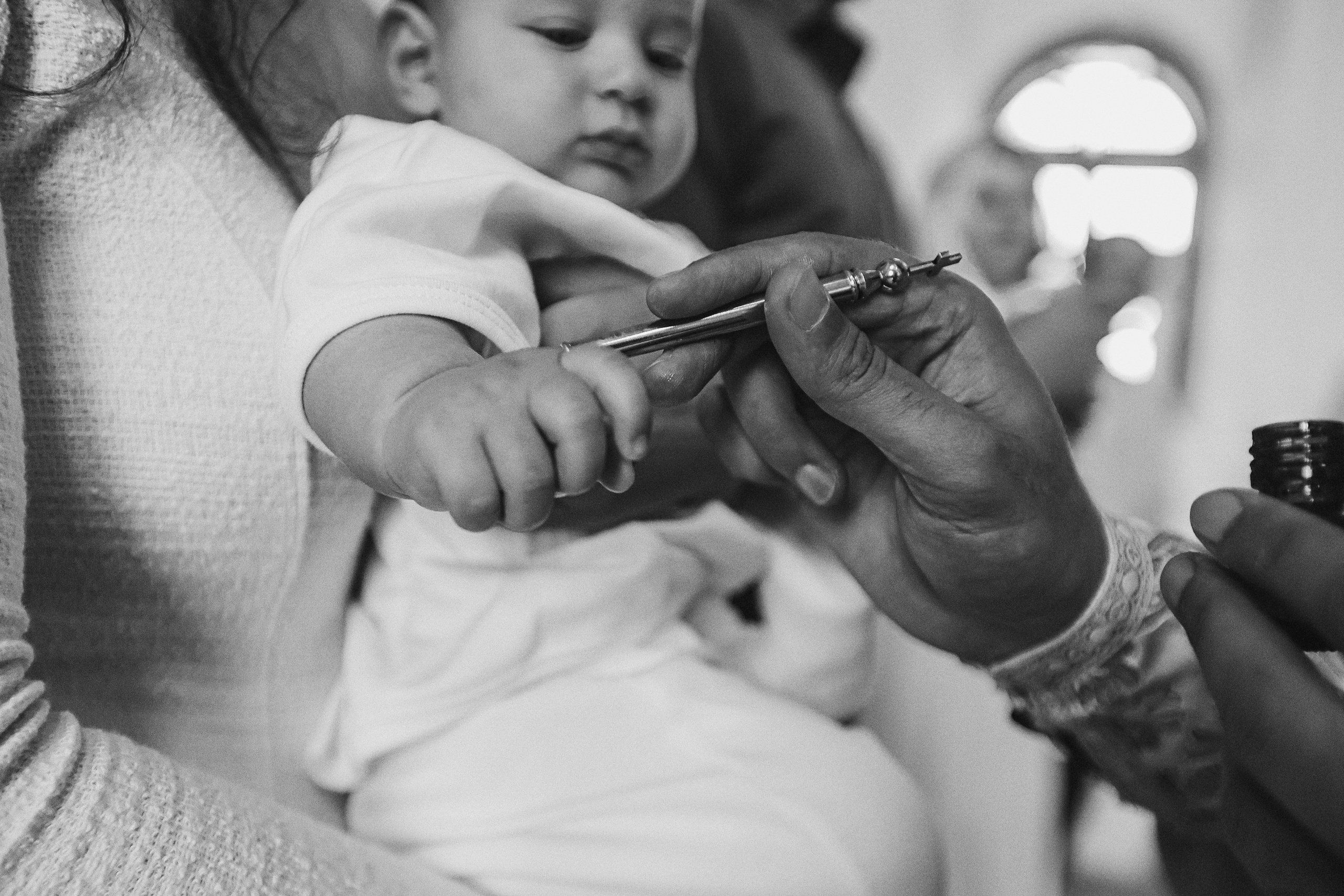 Крещение церковь около моста влюбленных. Семейный фотограф Тюмень, фотограф на роды Салмина Мария
