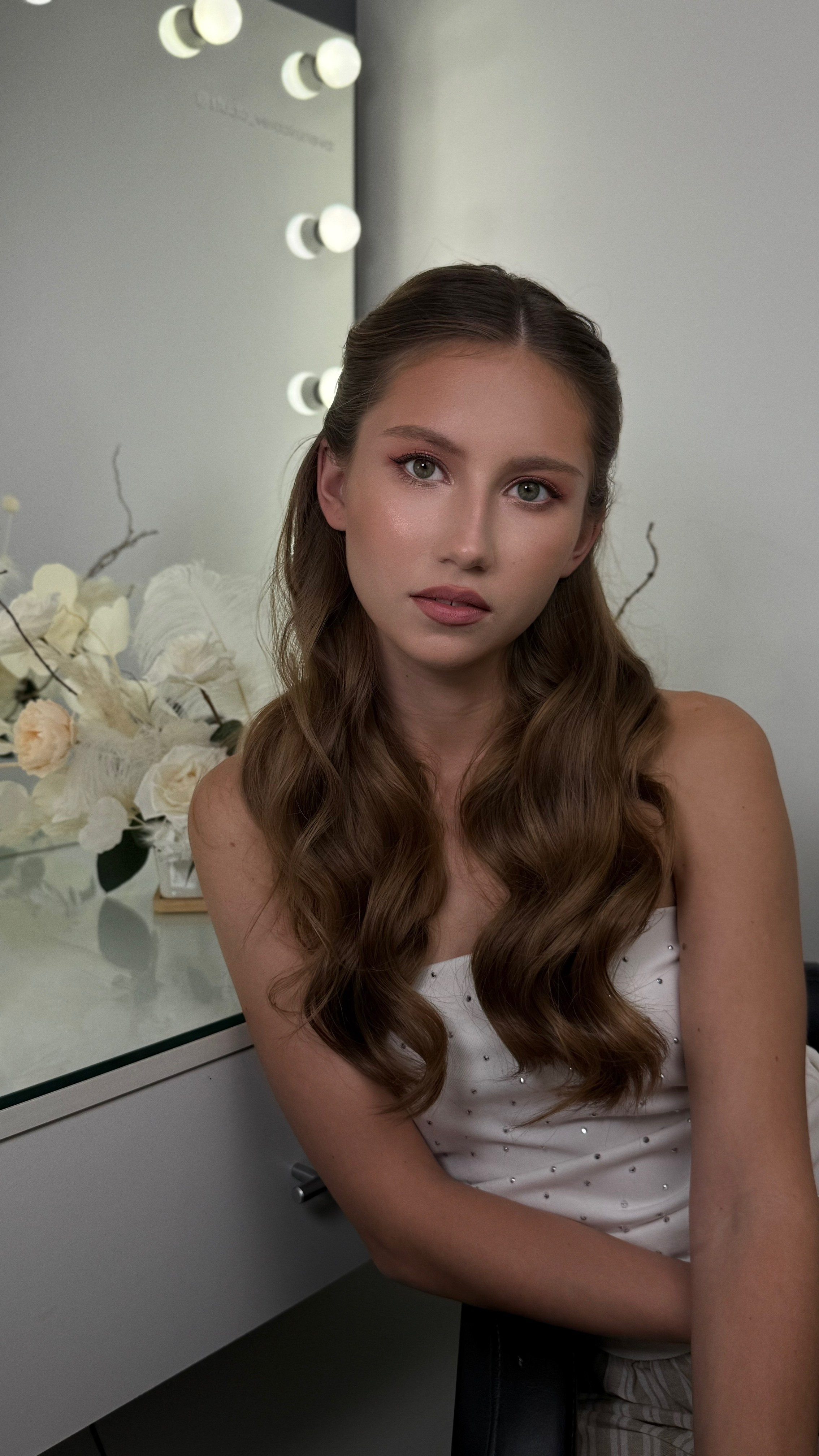 Прически, укладки. Студия визажистов, стилистов по прическам, бровистов и мастеров по ресницам