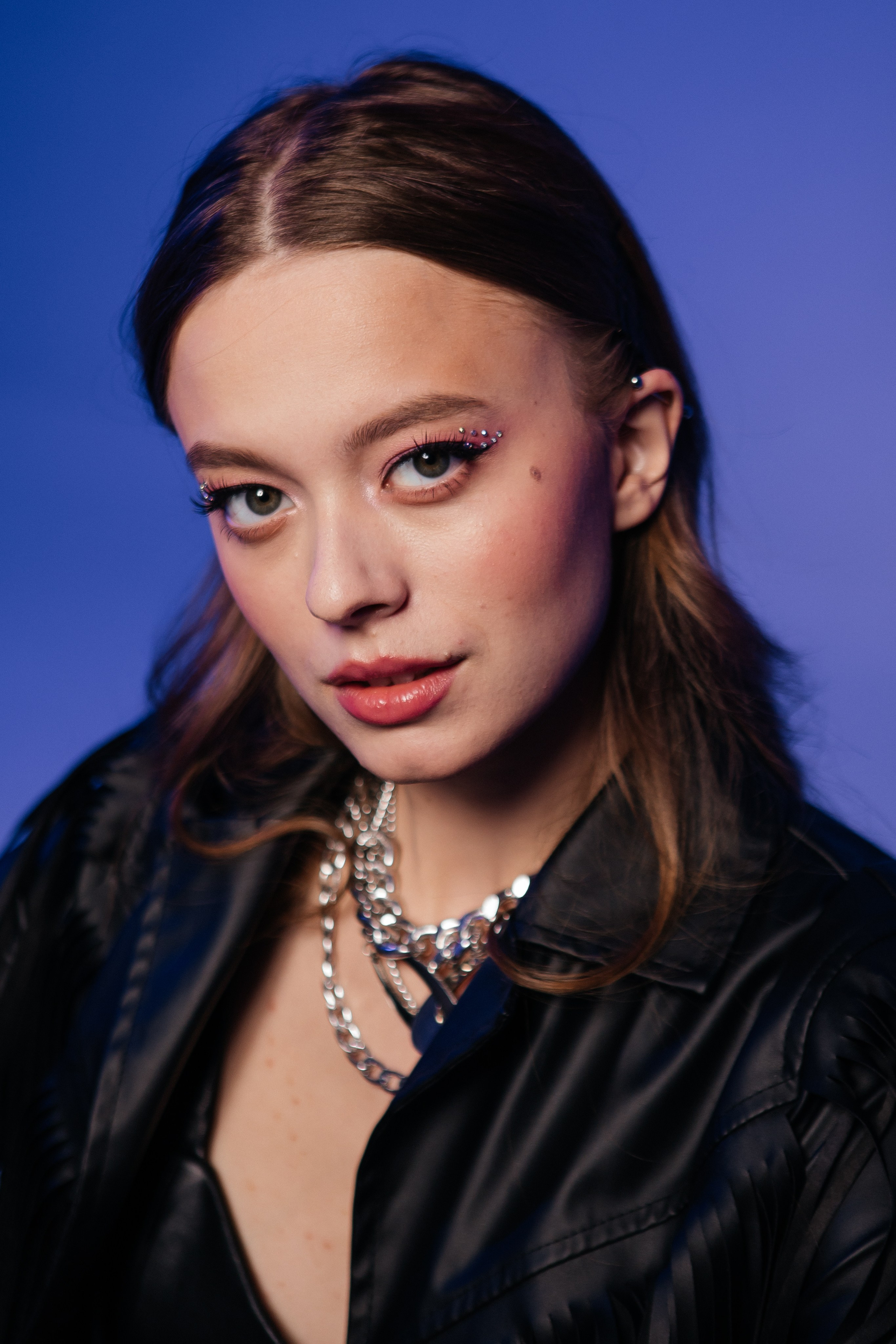 Женский портрет. женская фотосессия в иркутске. студийная фотосессия иркутск. Фотограф. женский фотограф. Фотографирую девушек в студии. фотосессия с масками ГОБО