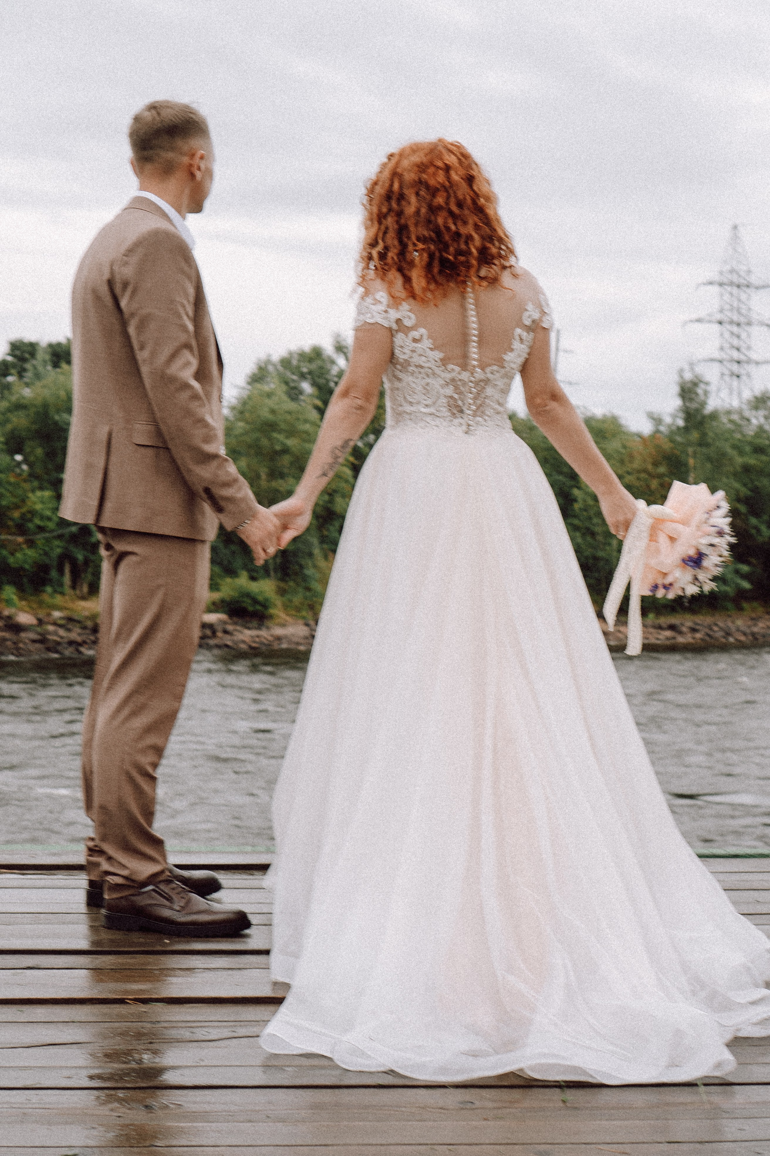 СВАДЕБНАЯ ФОТОСЕССИИЯ ПАРЫ В ГОРОДЕ ПРИОЗЕРСК В СОСНОВОМ ЛЕСУ И С ПИКАПОМ. Профессиональный фотограф, Санкт-Петербург — Виктория Богомолова